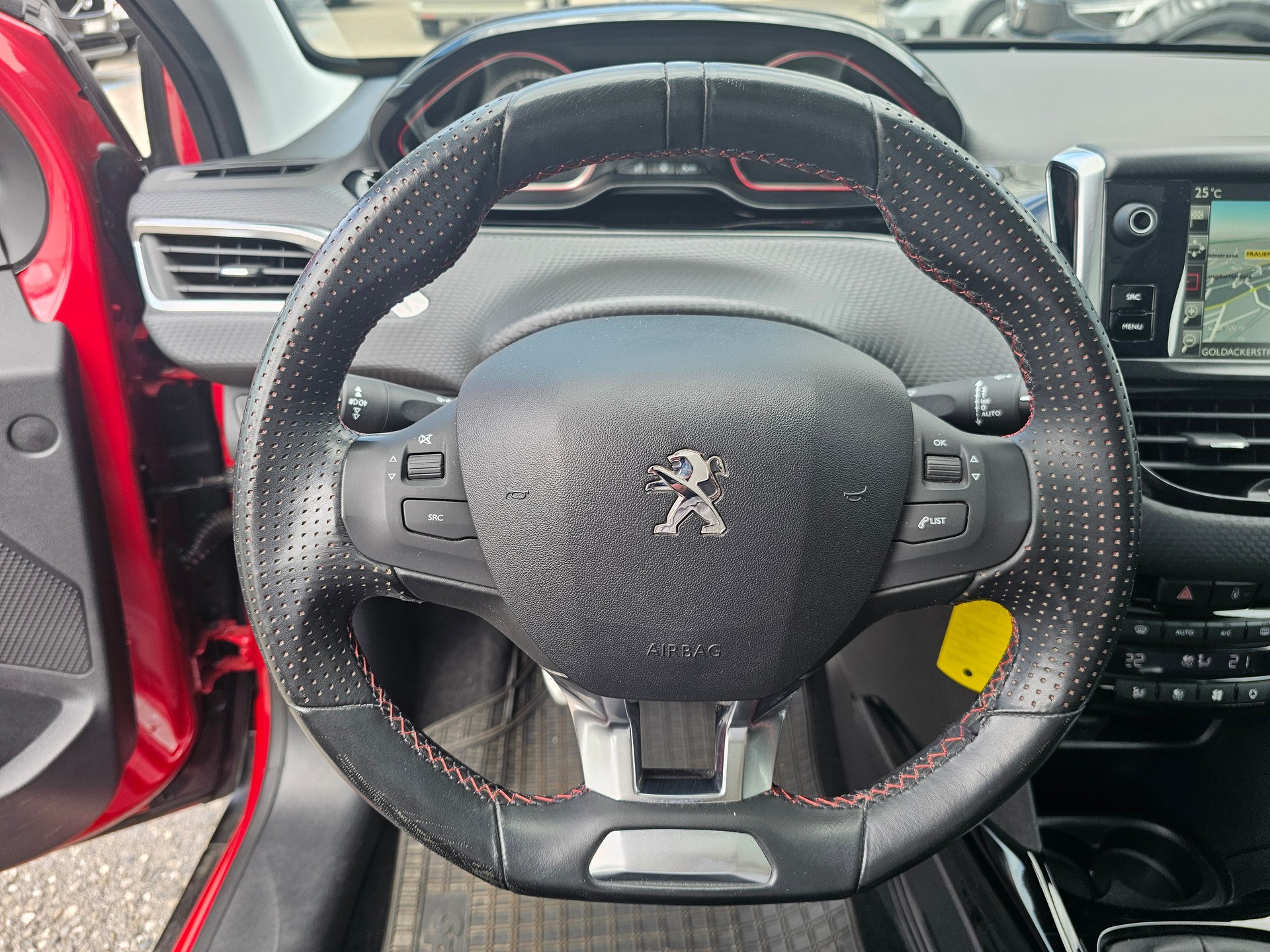 PEUGEOT 2008 1.2 PureTech 130 GT Line S/S-image-9