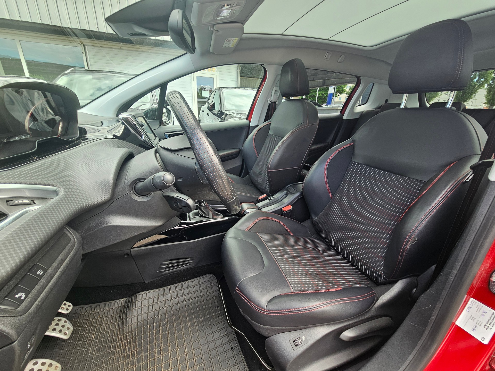 PEUGEOT 2008 1.2 PureTech 130 GT Line S/S-image-7
