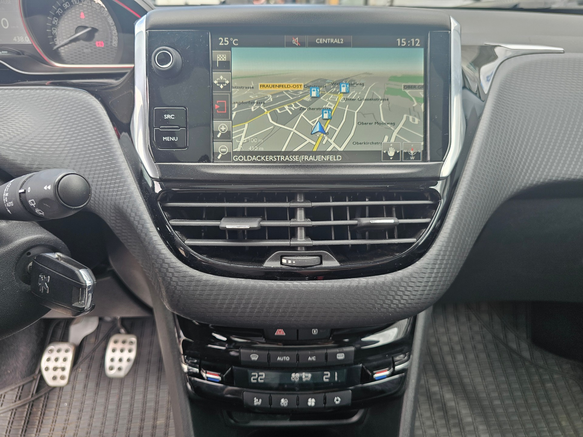 PEUGEOT 2008 1.2 PureTech 130 GT Line S/S-image-12