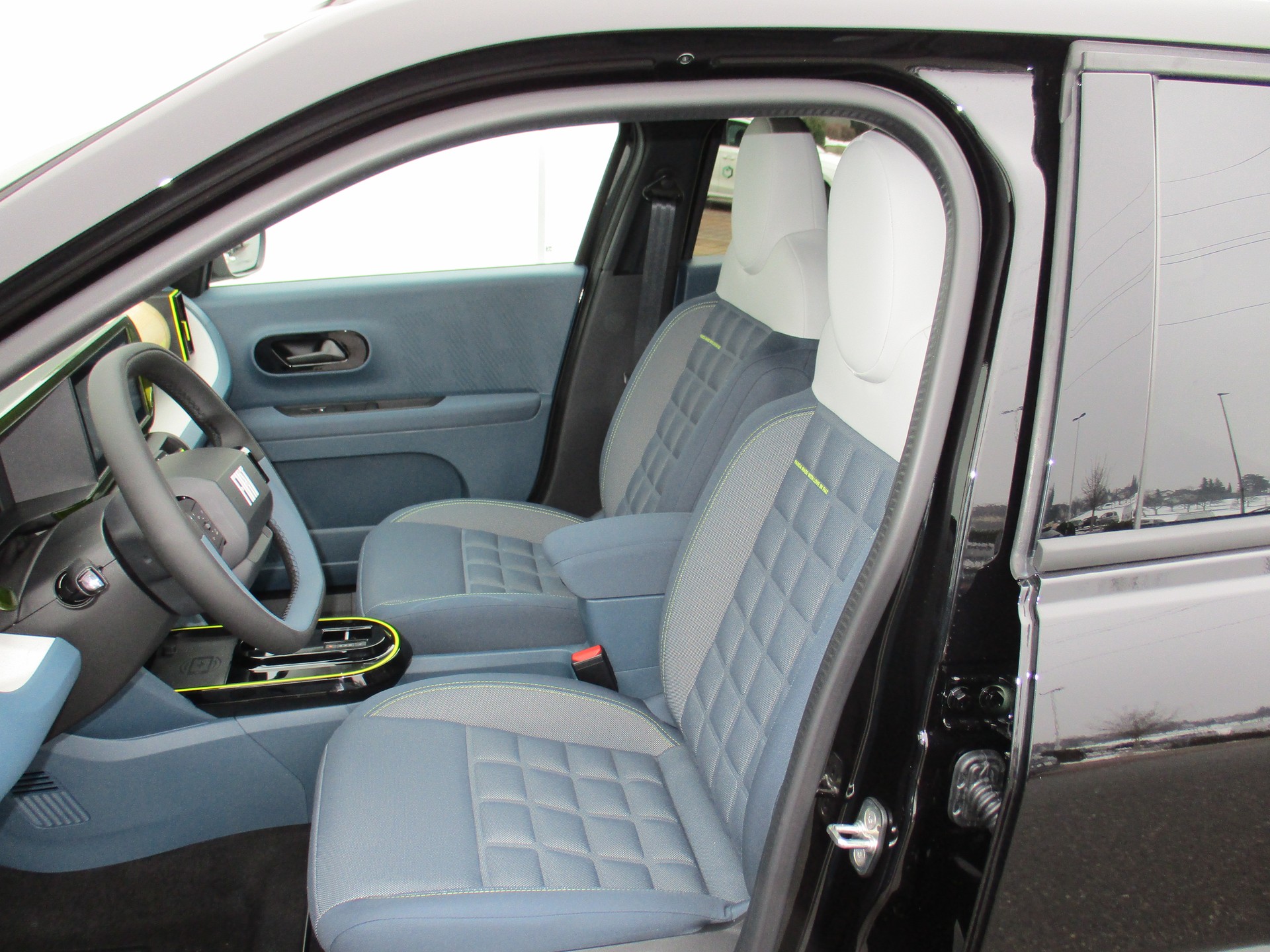 FIAT Grande Panda 1.2 MHEV La Prima-image-6