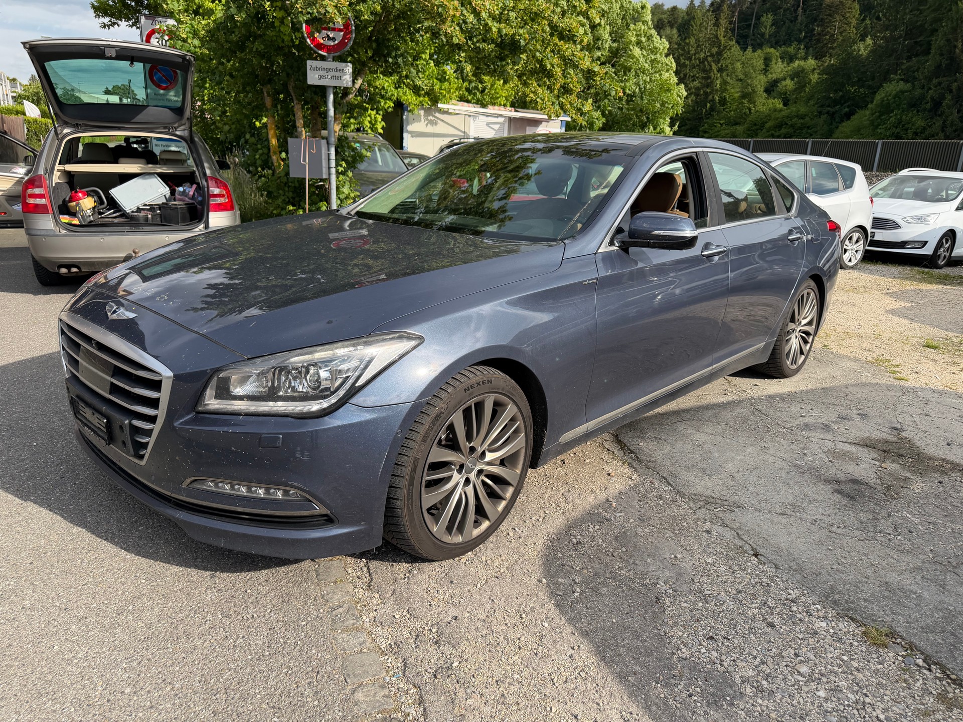 HYUNDAI HYUNDAI Genesis Limousine 3.8 V6 HTRAC 4WD