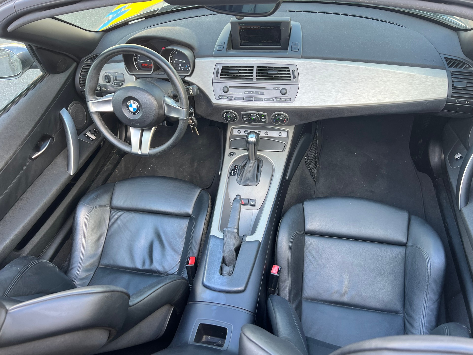 BMW Z4 3.0i Roadster-image-12