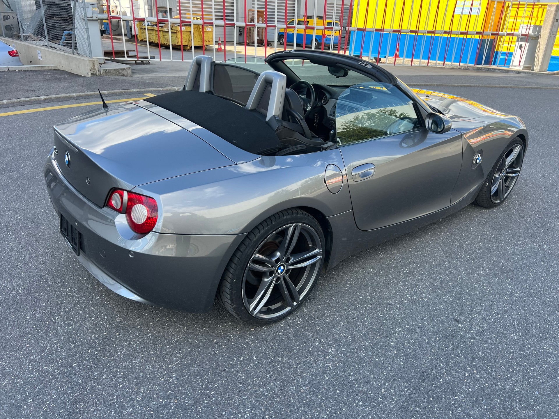 BMW Z4 3.0i Roadster-image-9