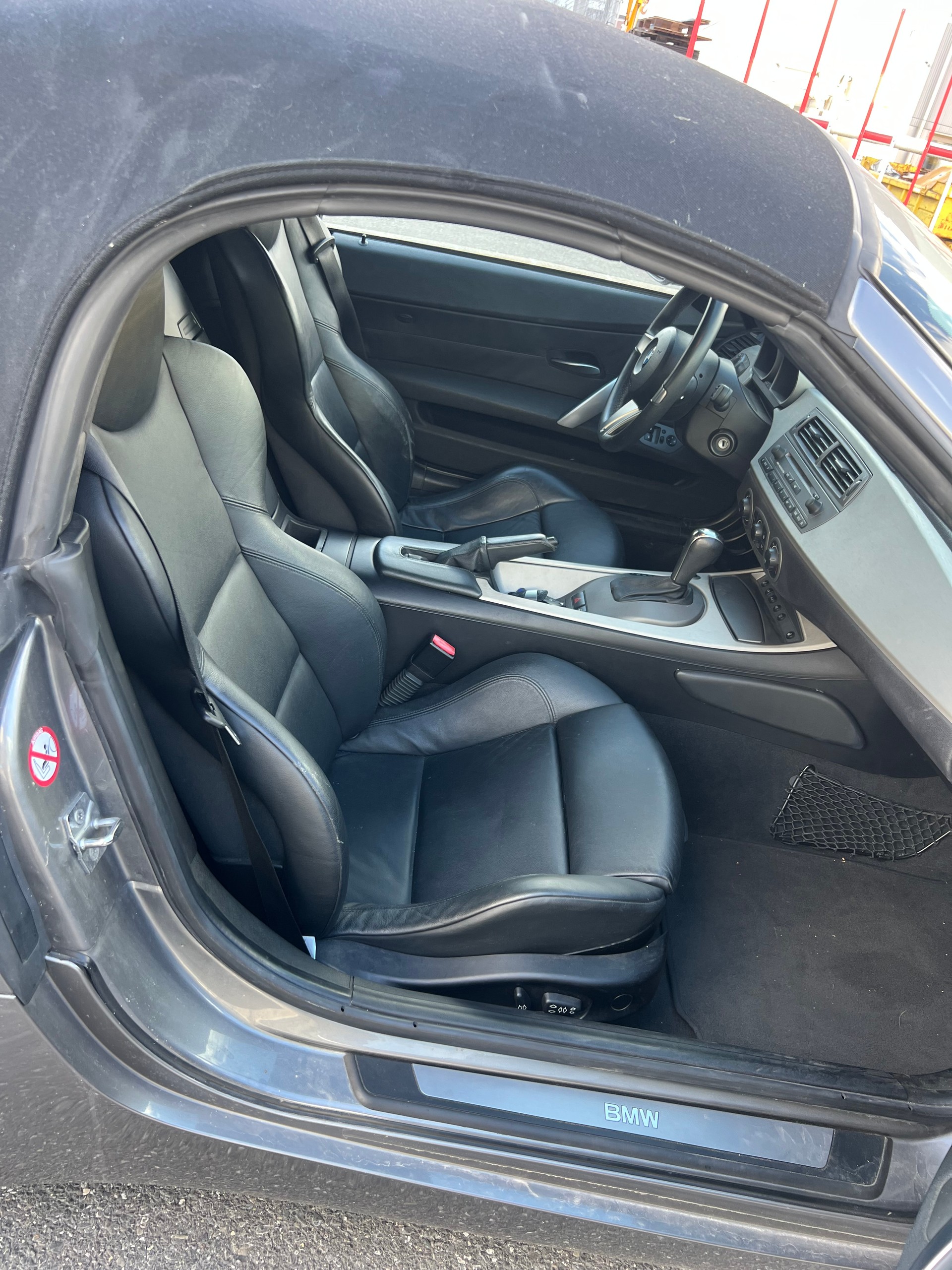 BMW Z4 3.0i Roadster-image-15