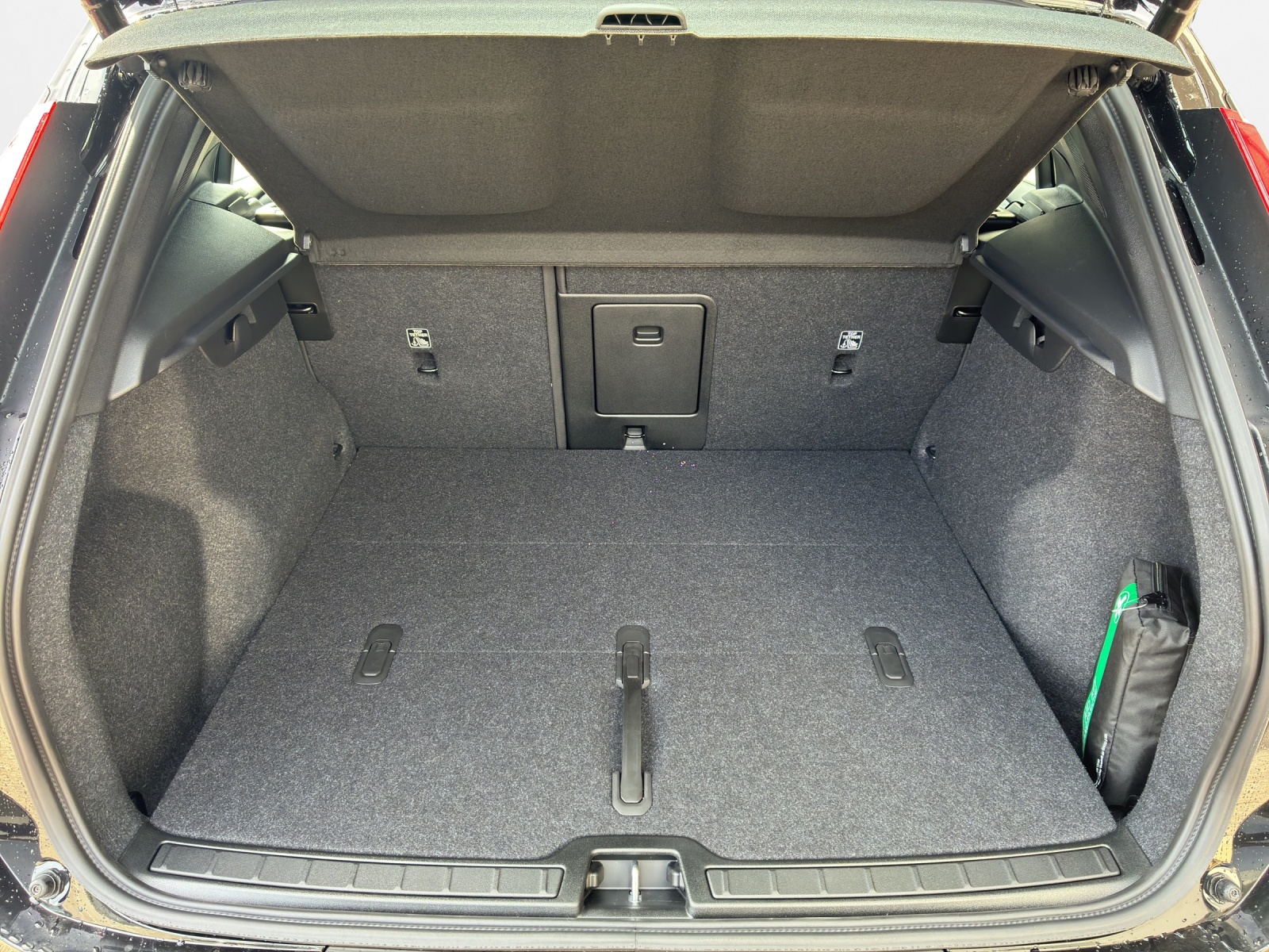 VOLVO EX40 Twin Ultra AWD-image-14