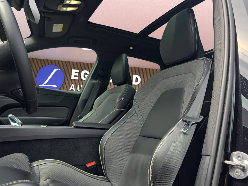 VOLVO XC60 2.0 T6 TE Ultimate Dark eAWD-image-12