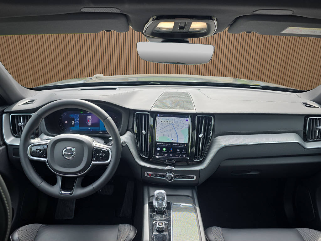 VOLVO XC60 2.0 T6 TE Ultimate Dark eAWD-image-17
