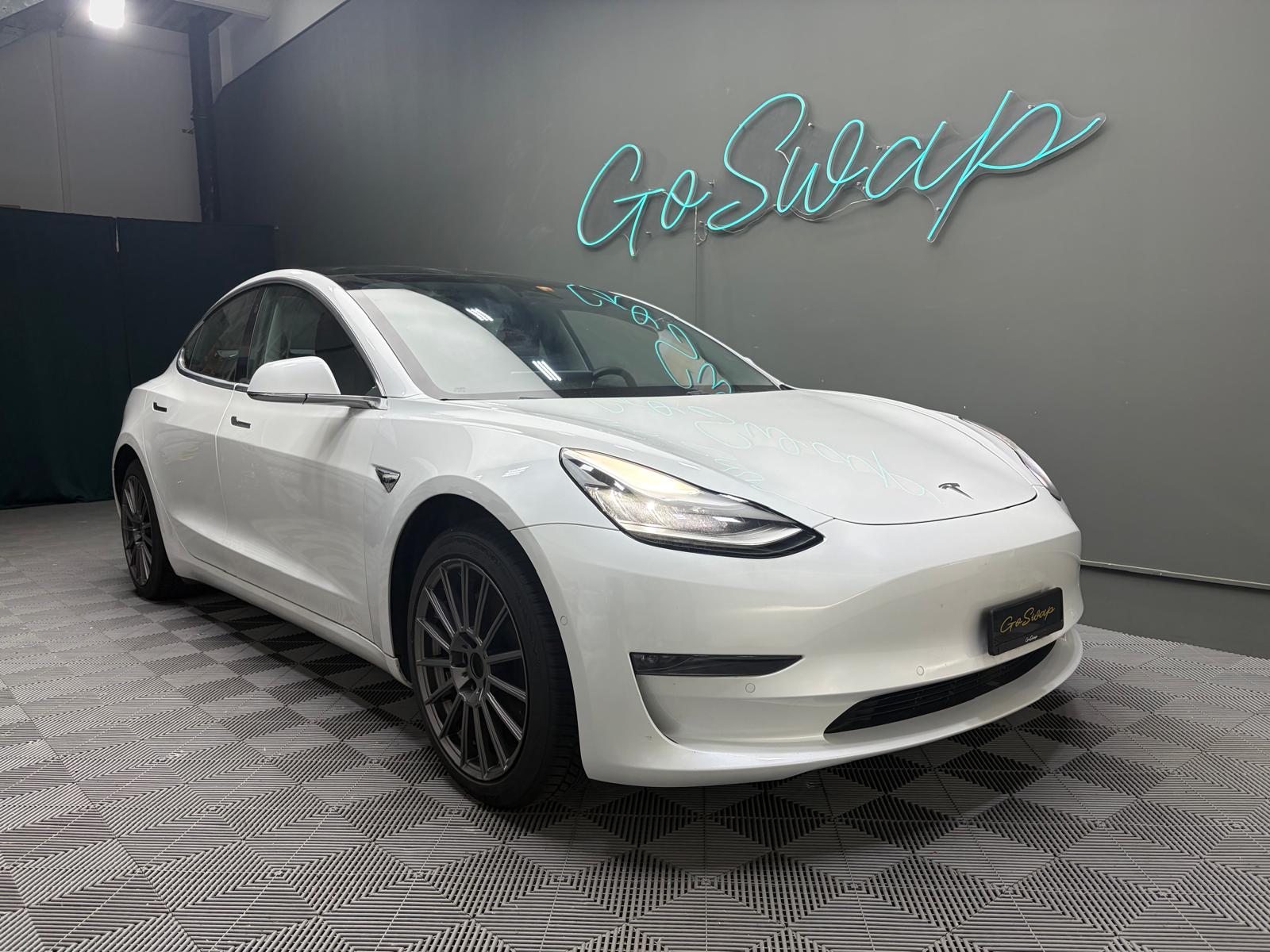 TESLA Model 3 Long Range Dual Motor AWD - Full Service Drive Capabiity