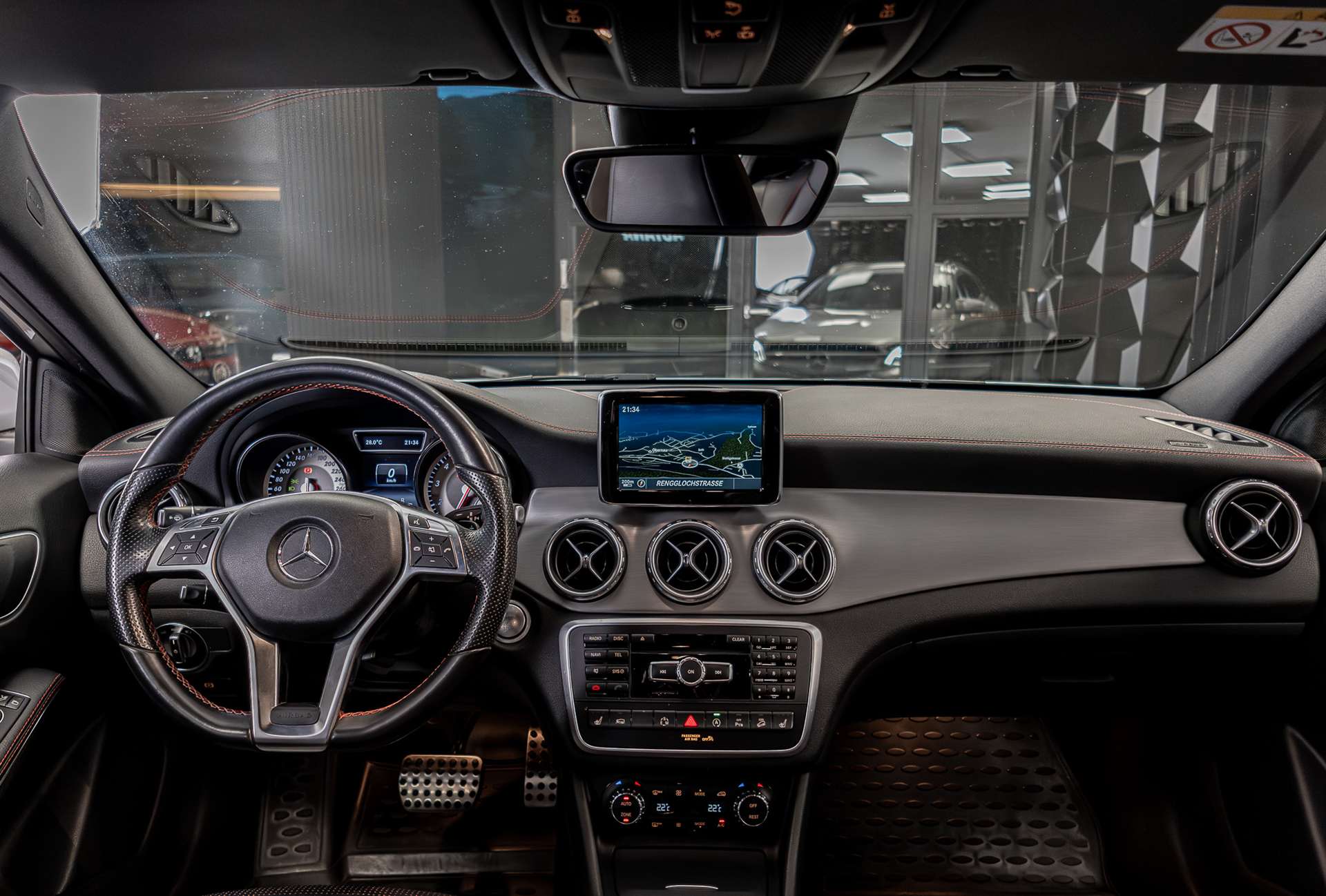 MERCEDES-BENZ GLA 250 AMG Line 4Matic 7G-DCT-image-6