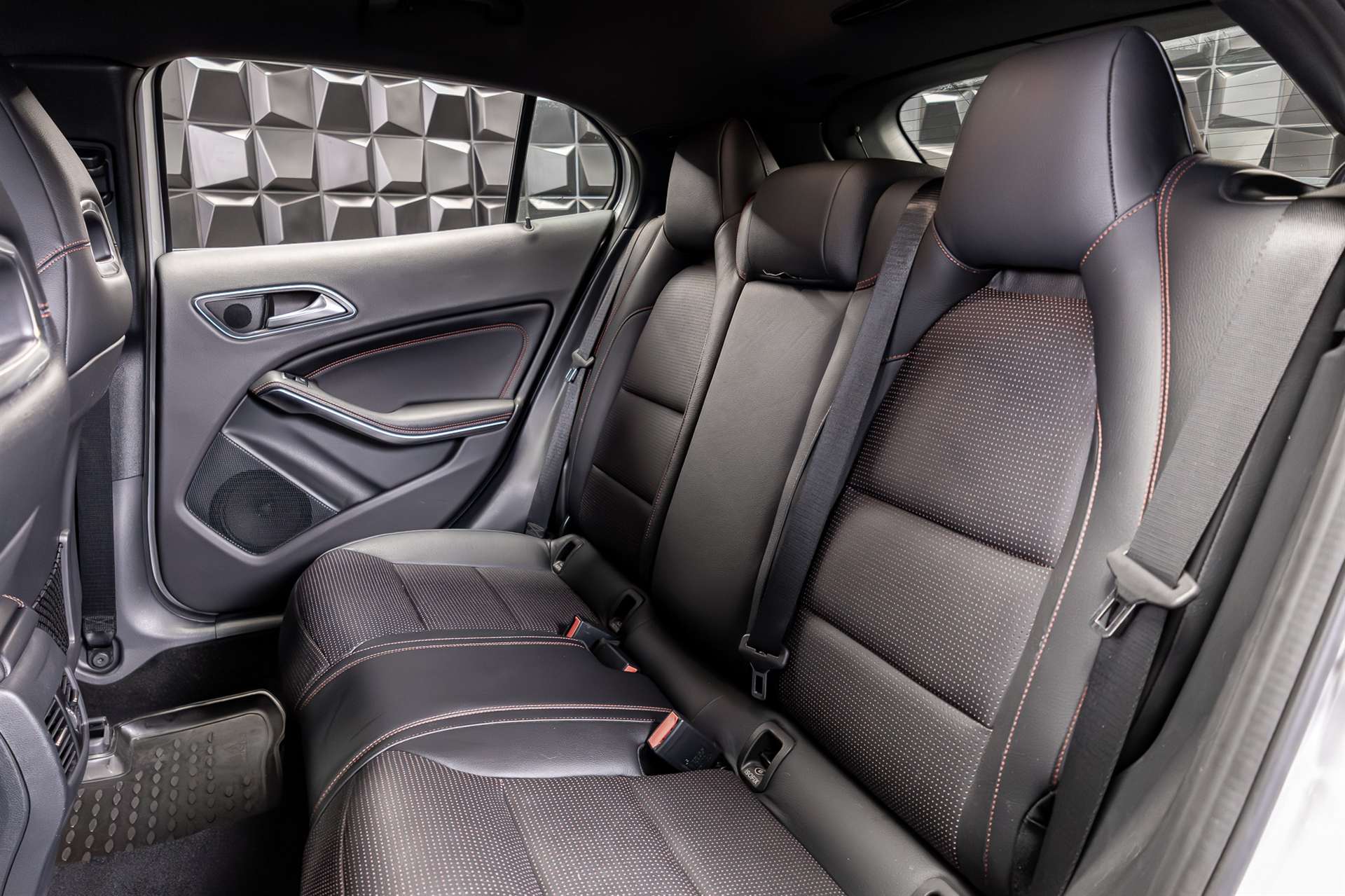 MERCEDES-BENZ GLA 250 AMG Line 4Matic 7G-DCT-image-19