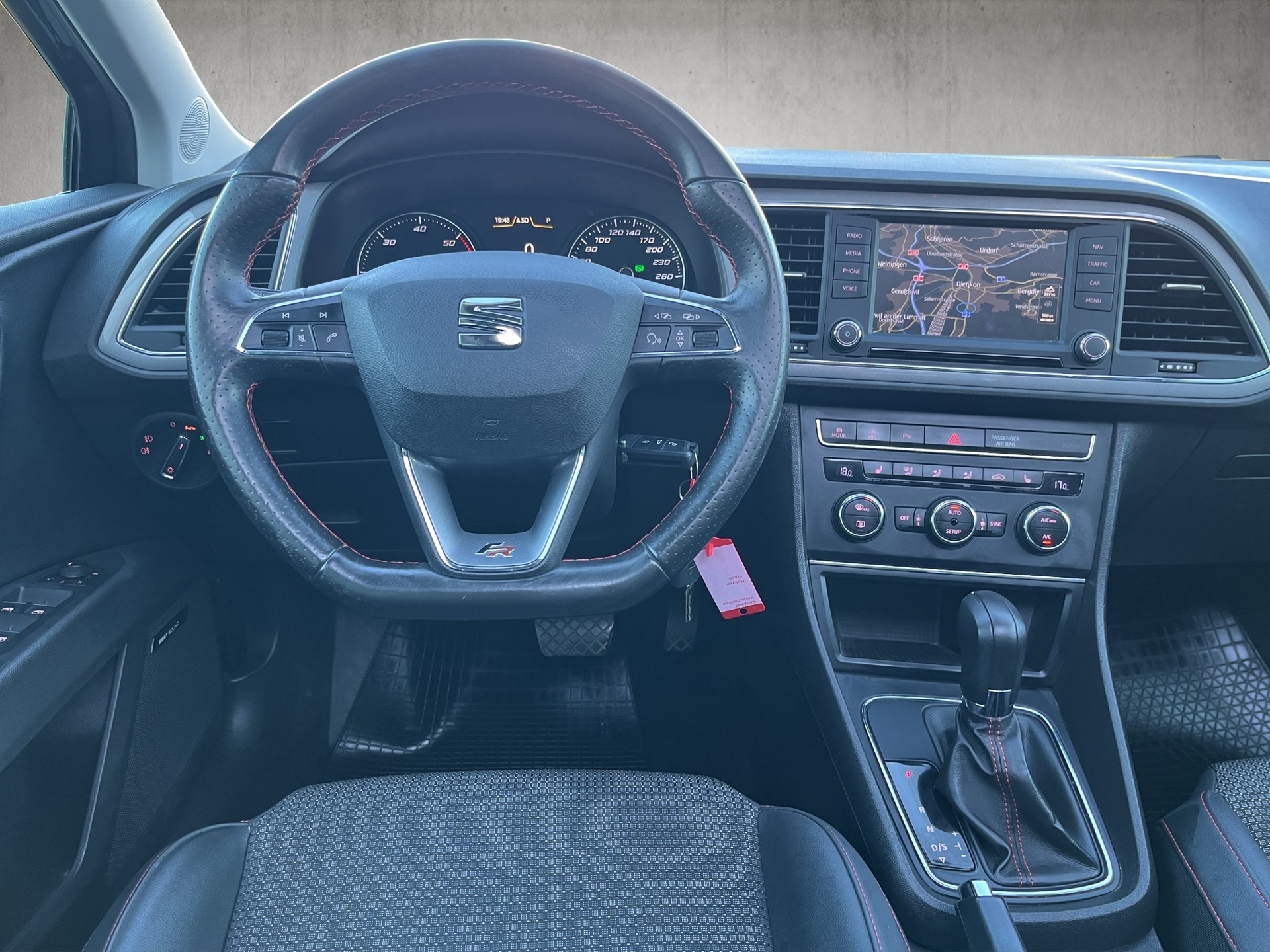 SEAT Leon ST 2.0 TDI FR Line DSG-image-13