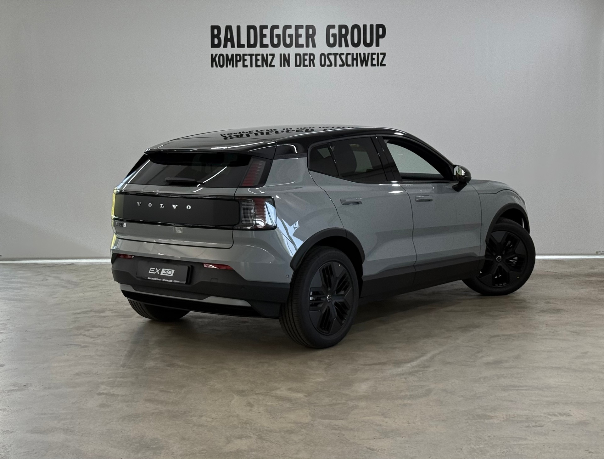 VOLVO EX 30 CC E60 Twin Performance A-showroom-element-2