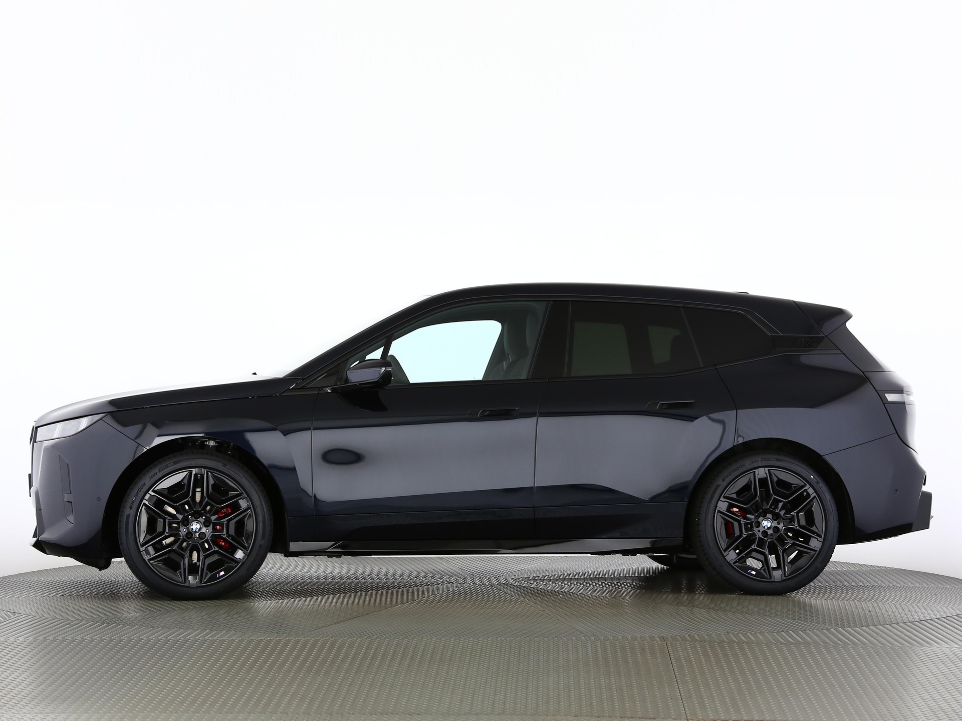 BMW iX xDrive60-showroom-element-2