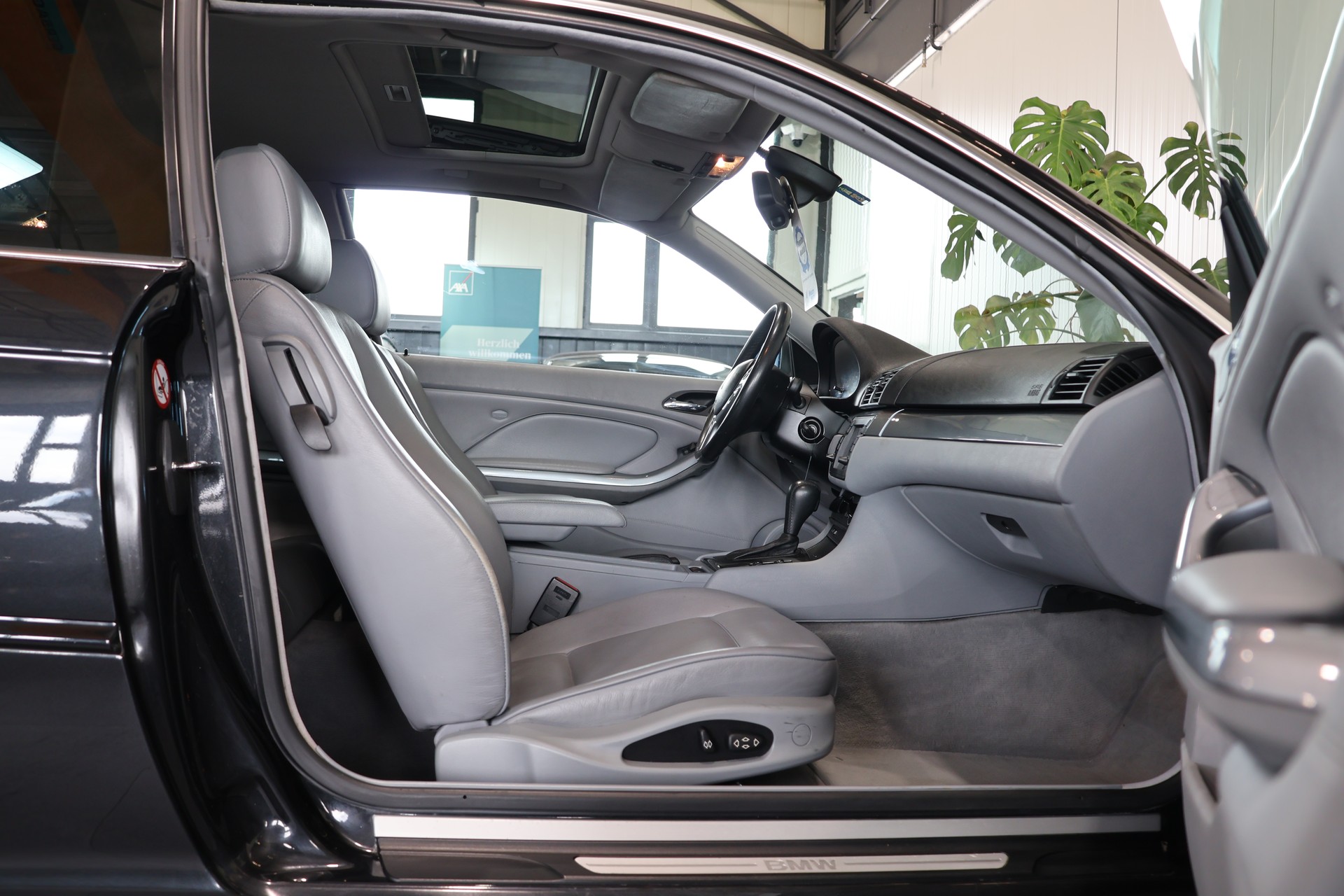 BMW 320Ci Coupé-image-12