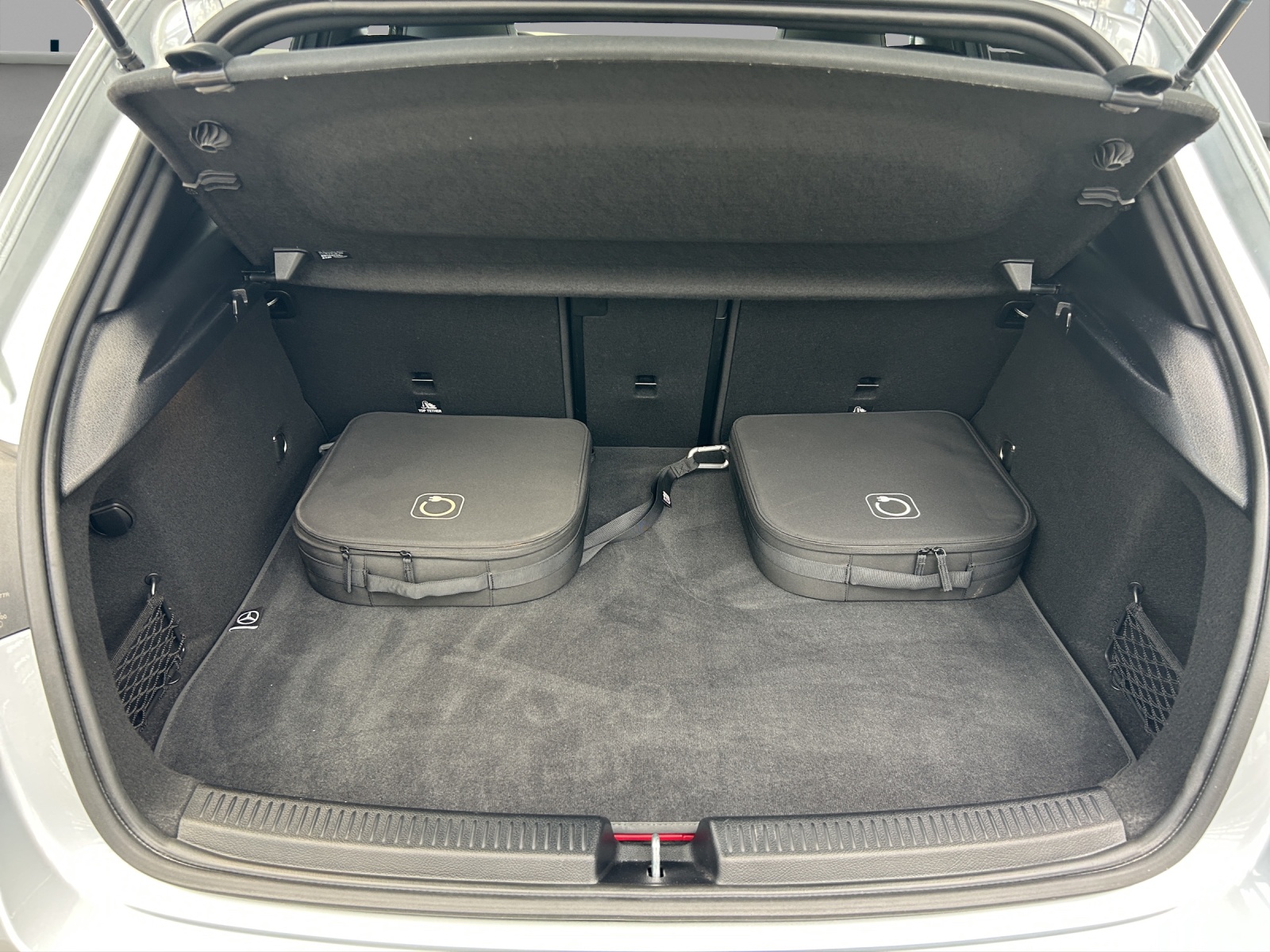 MERCEDES-BENZ A 250 e EQ Star 8G-DCT-image-14