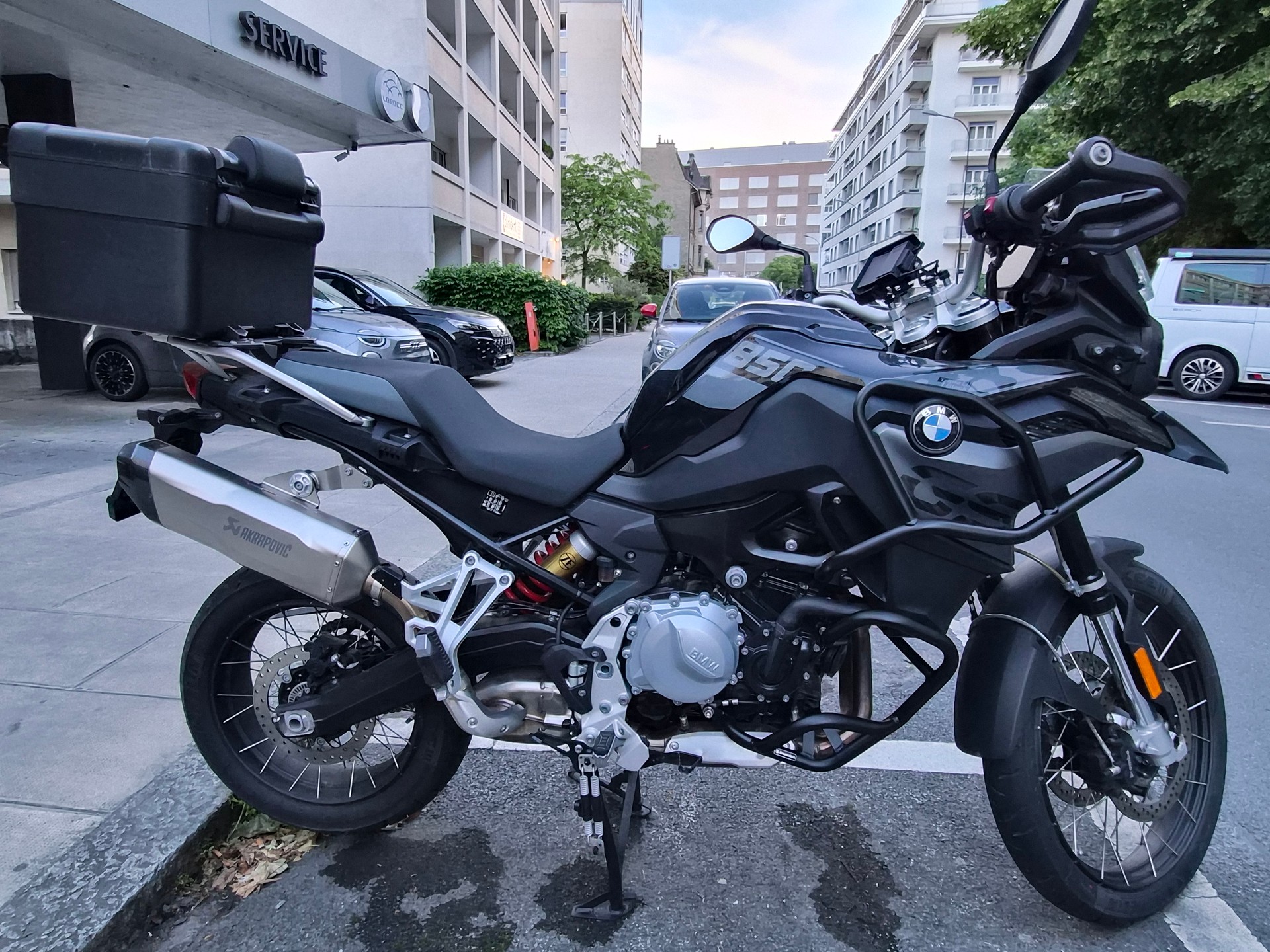 BMW F 850 GS Adventure-image-2