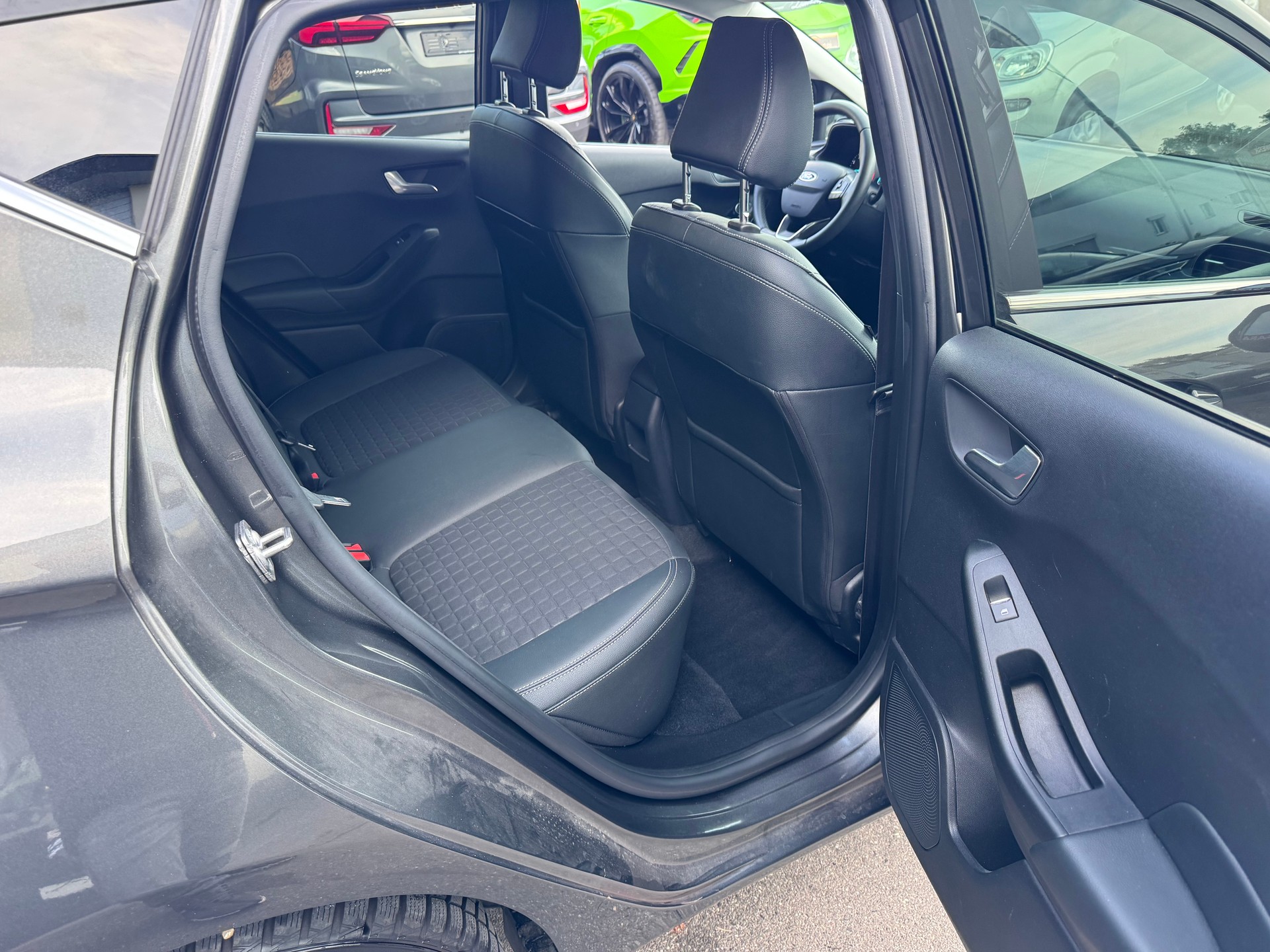 FORD Fiesta 1.0 SCTi Titanium Automat-image-12