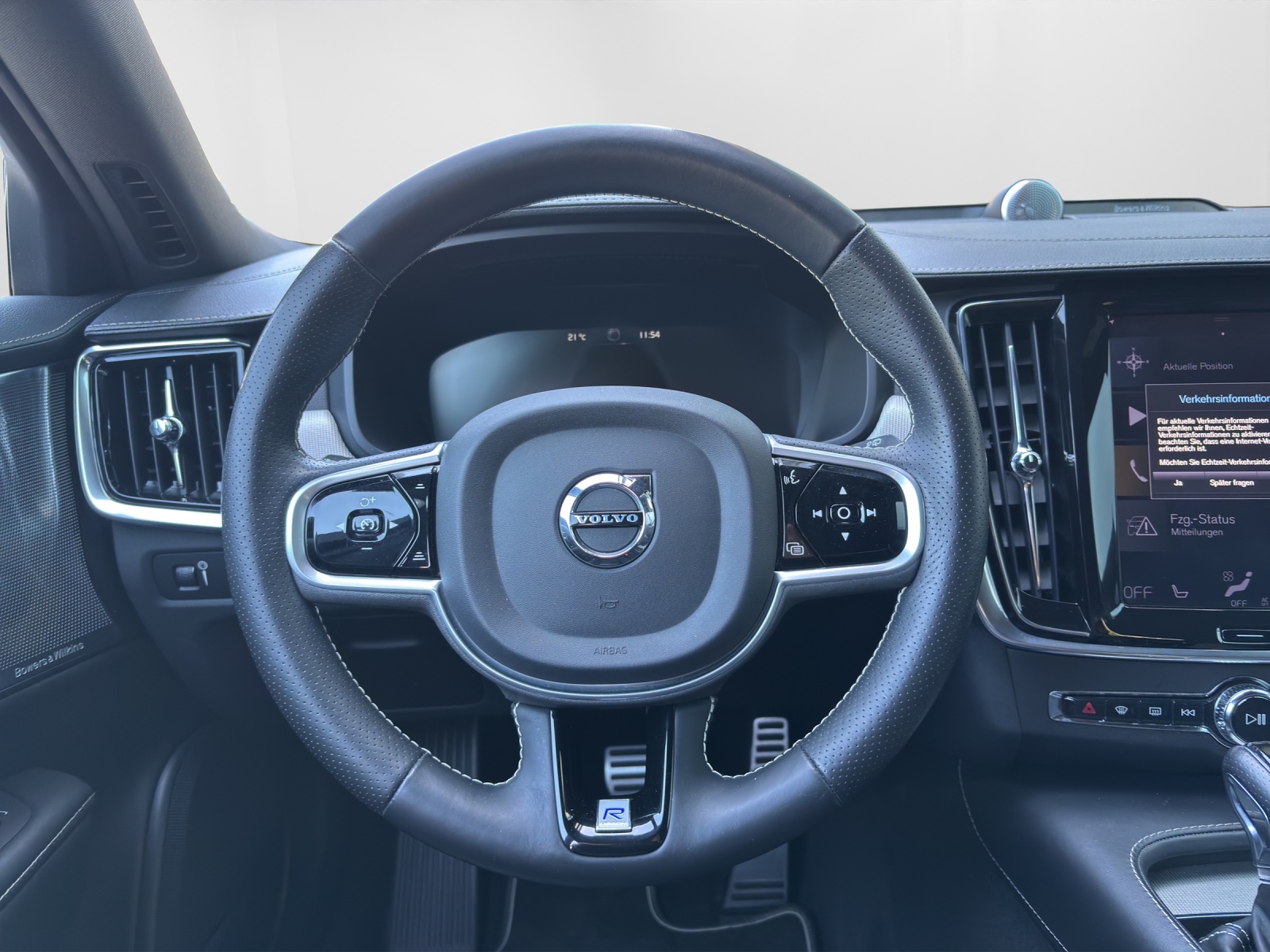 VOLVO V90 2.0 T6 R-Design AWD-image-6