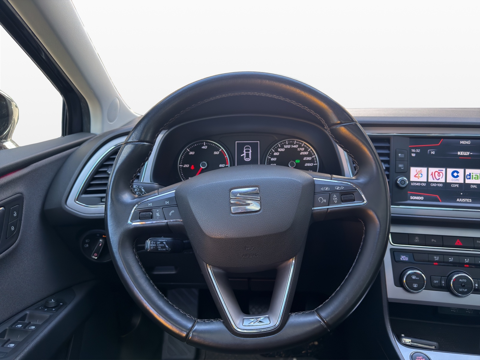 SEAT Leon 2.0 TDI FR Line DSG-image-10