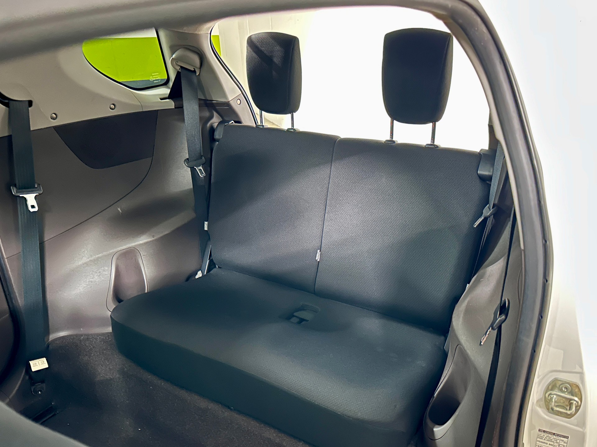 TOYOTA iQ 1.0 VVT-i-image-13