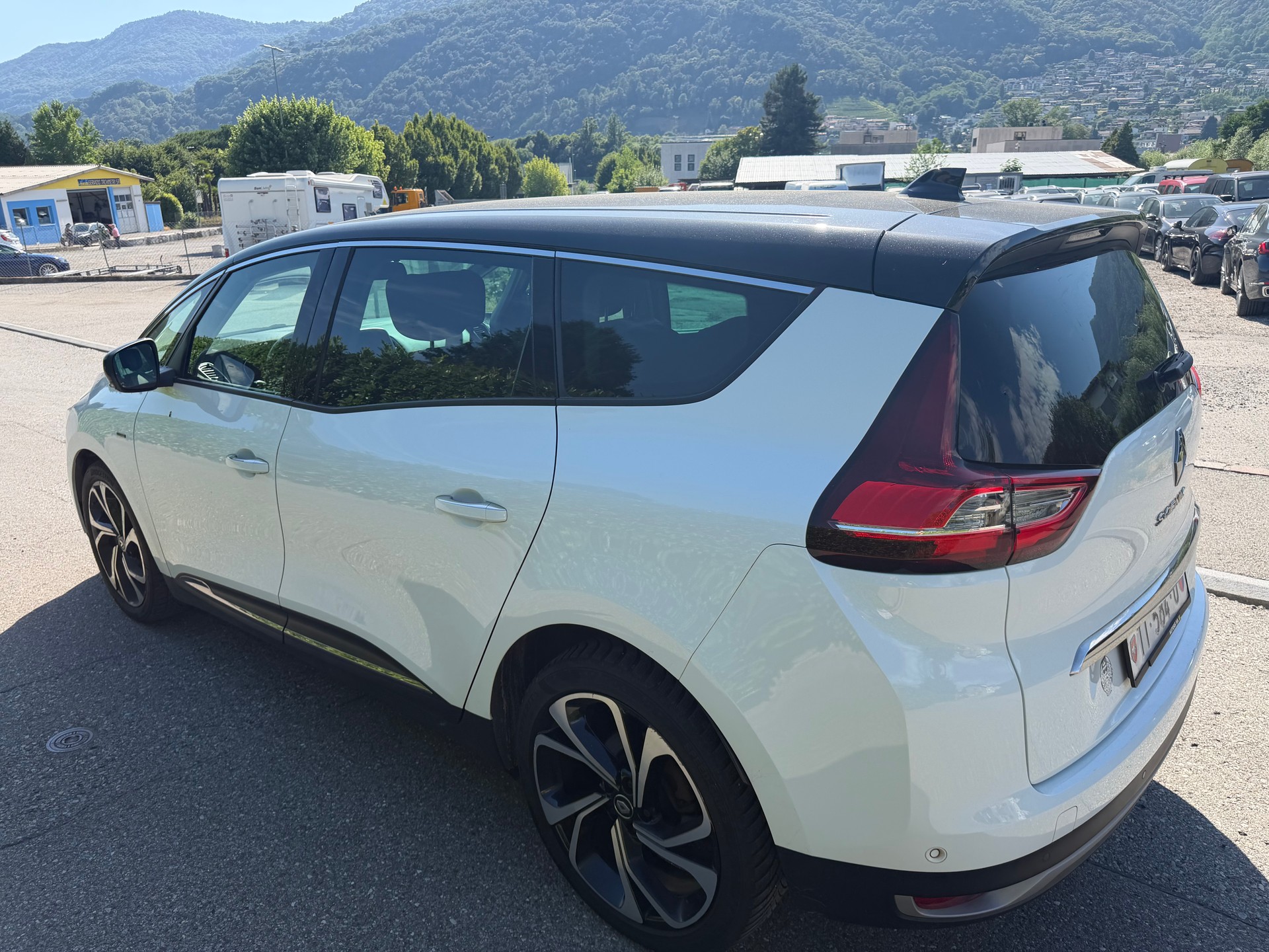 RENAULT Grand Scénic 1.3 16V Turbo Black Edition EDC-image-5