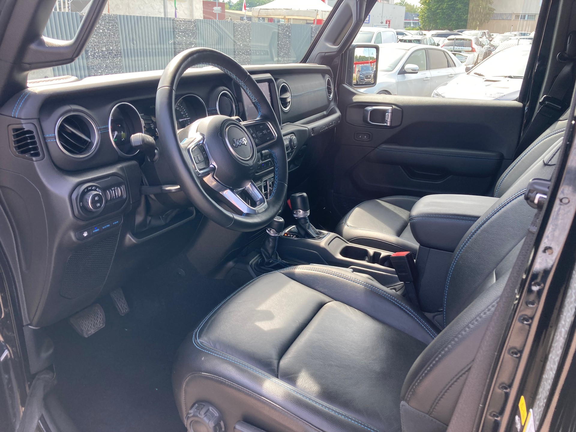 JEEP Wrangler 2.0 PHEV Unlimited Rubicon Automatic-image-6