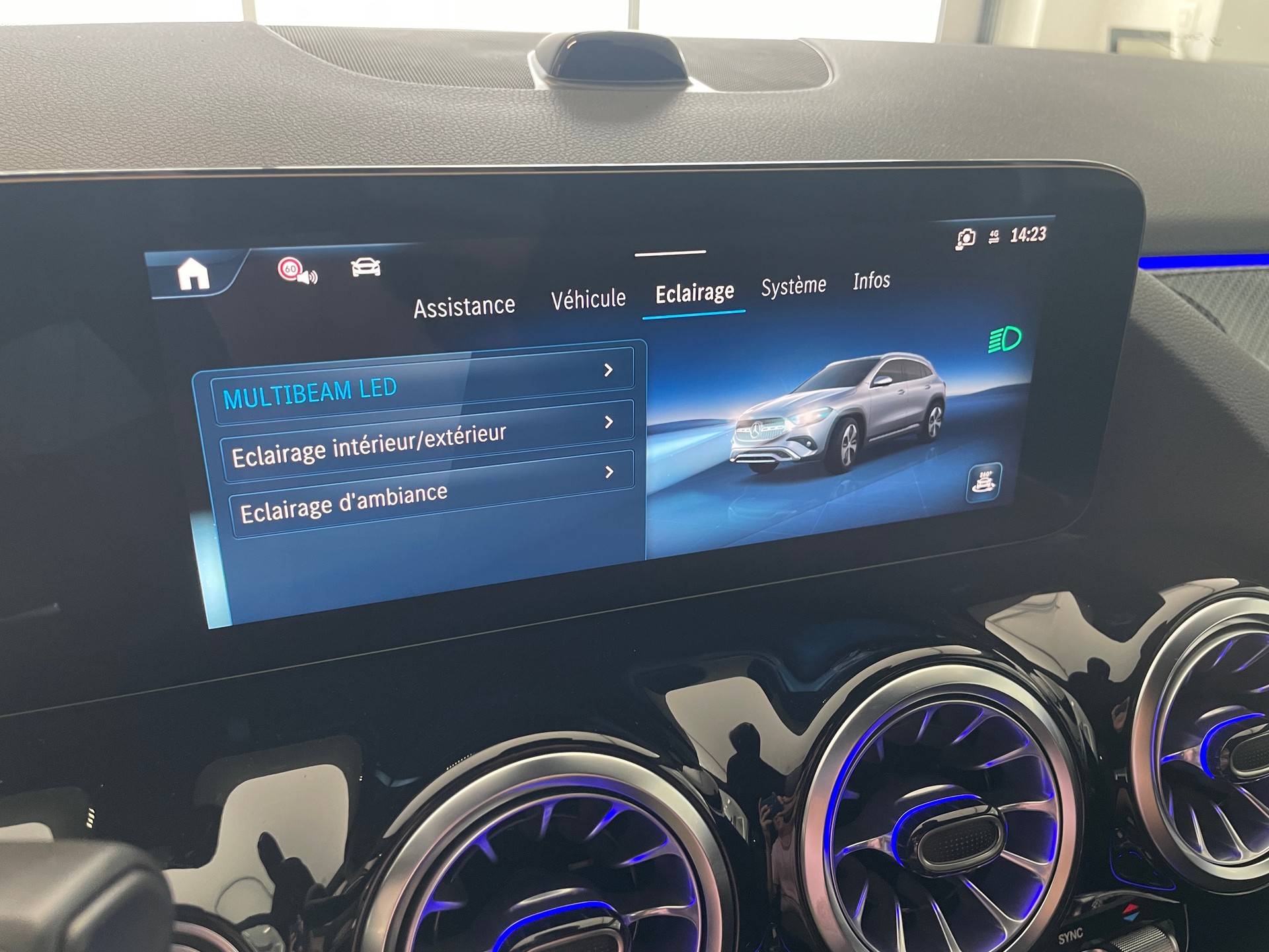 MERCEDES-BENZ GLA 250 4Matic 8G-DCT AMG Line Swiss Star-image-20