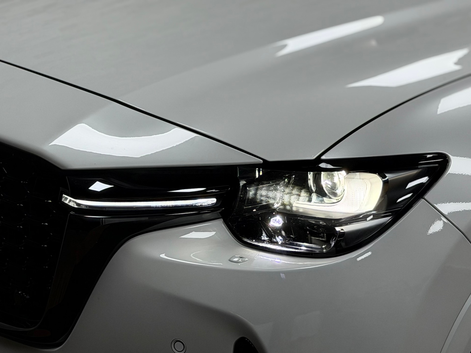 MAZDA CX-60 3.3L e-Skyactiv D 254 MHEV AWD Homura-image-6
