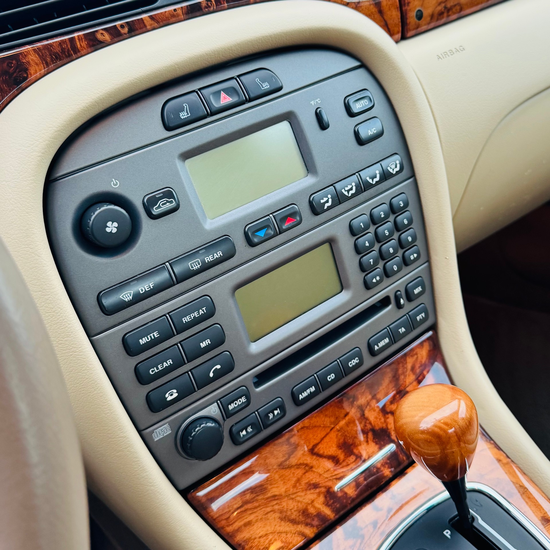 JAGUAR X-Type 2.5 V6 Traction4 Sovereign-image-11