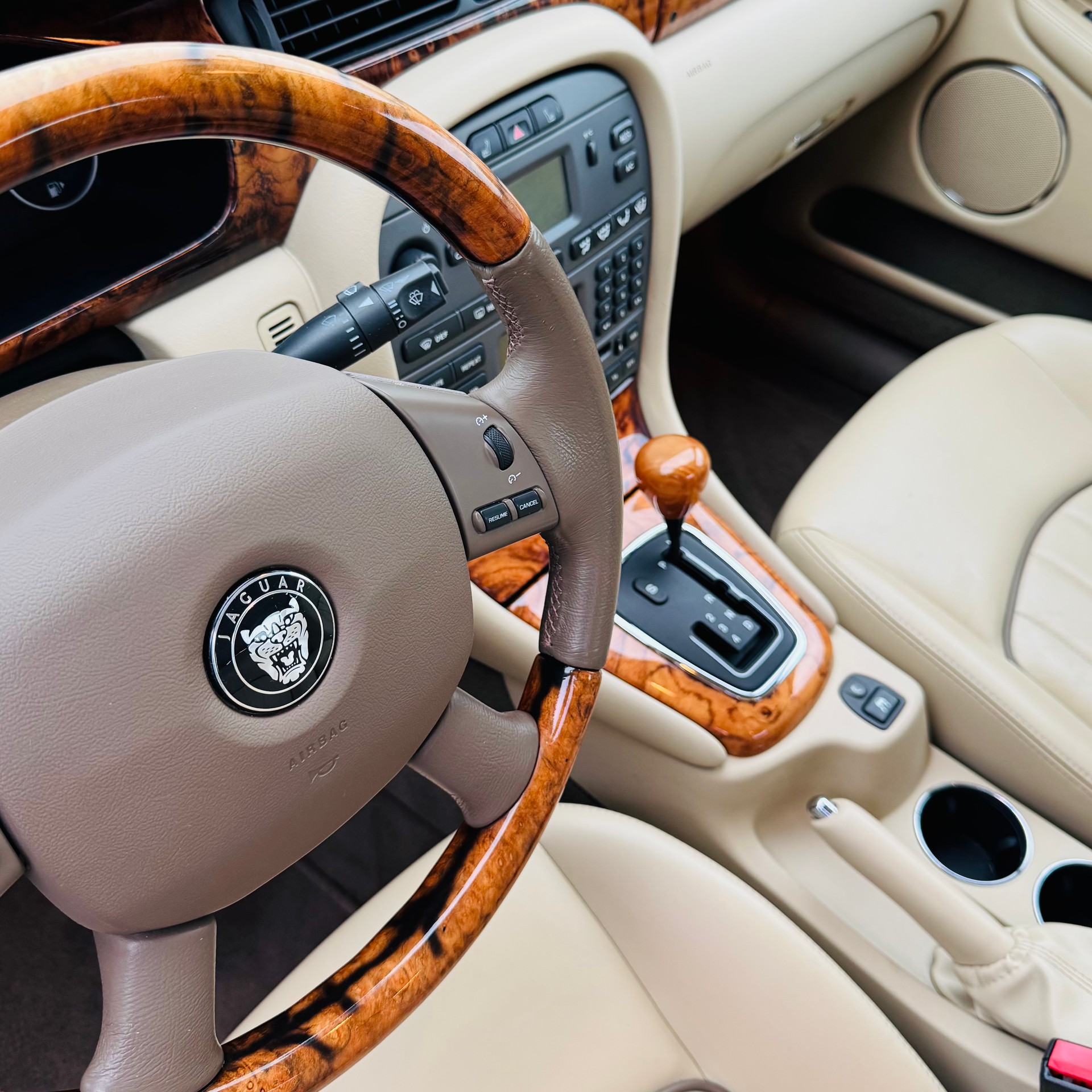 JAGUAR X-Type 2.5 V6 Traction4 Sovereign-image-14