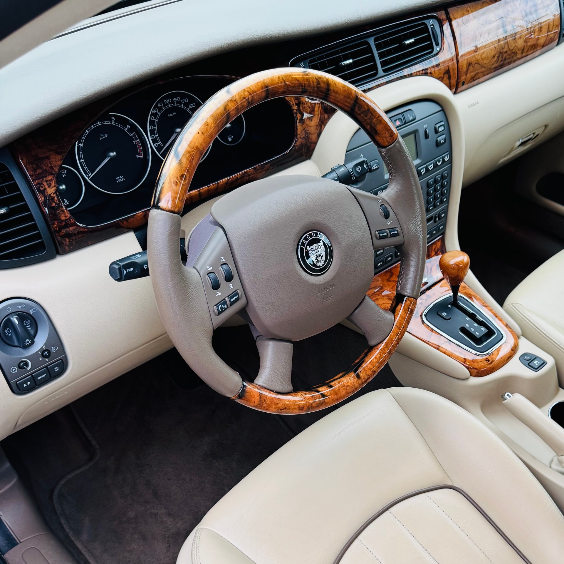 JAGUAR X-Type 2.5 V6 Traction4 Sovereign-image-5