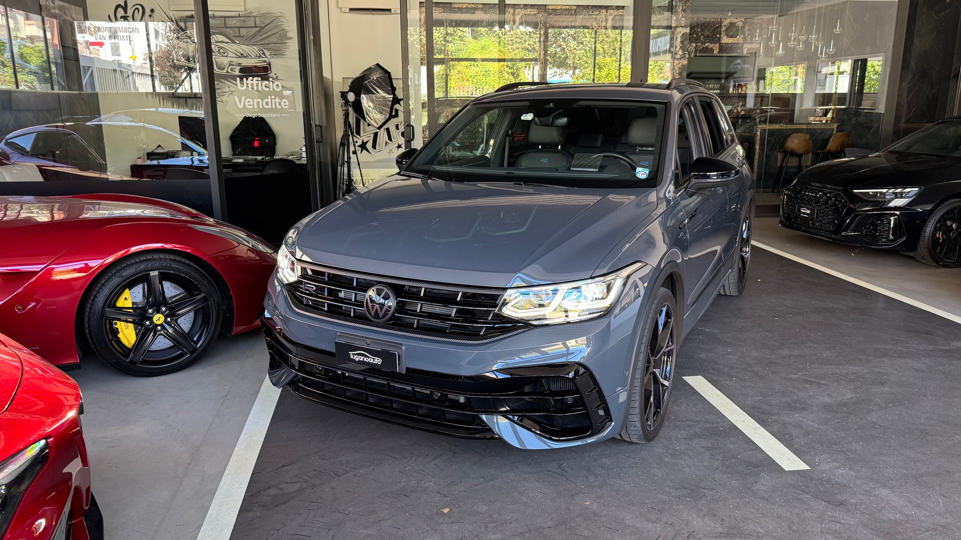 VW Tiguan 2.0TSI R 4Motion DSG-image-1