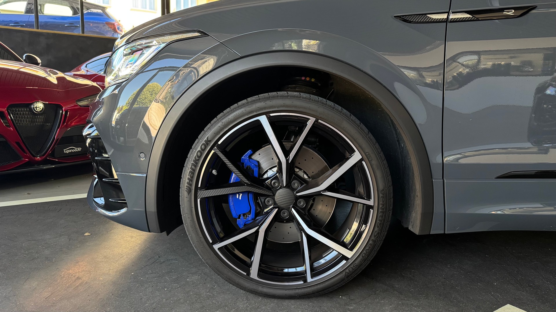 VW Tiguan 2.0TSI R 4Motion DSG-image-15