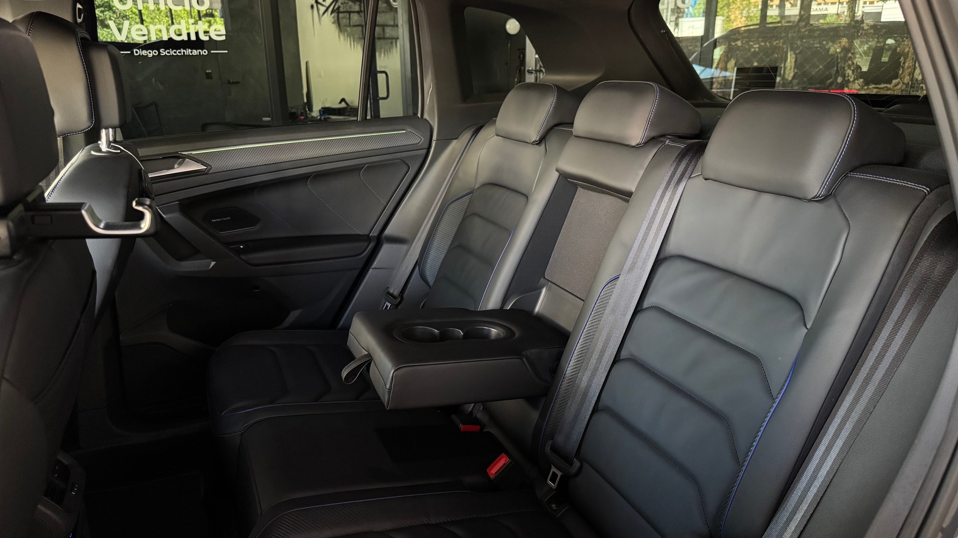 VW Tiguan 2.0TSI R 4Motion DSG-image-9