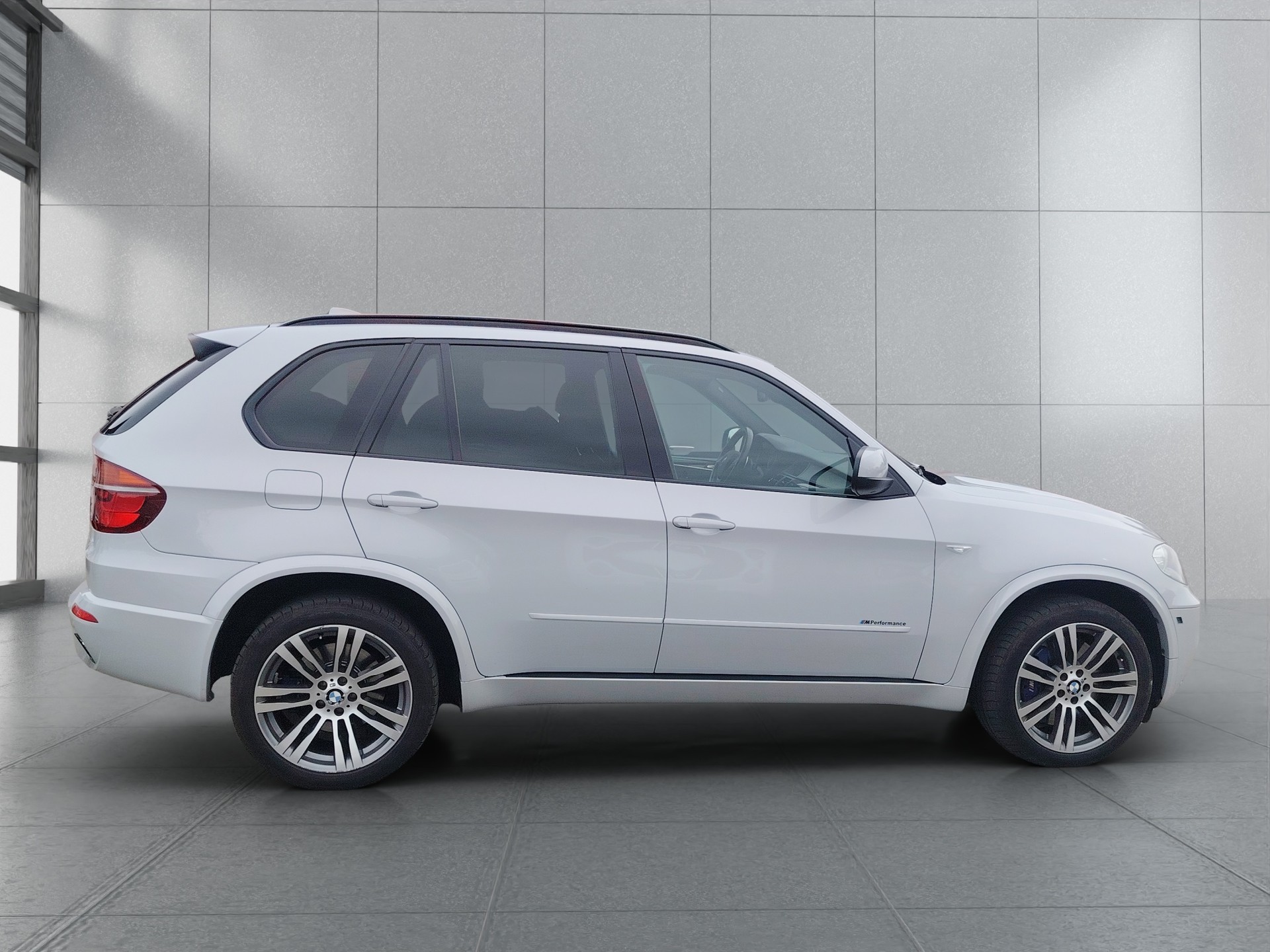 BMW X5 xDrive 50i Steptronic-image-7