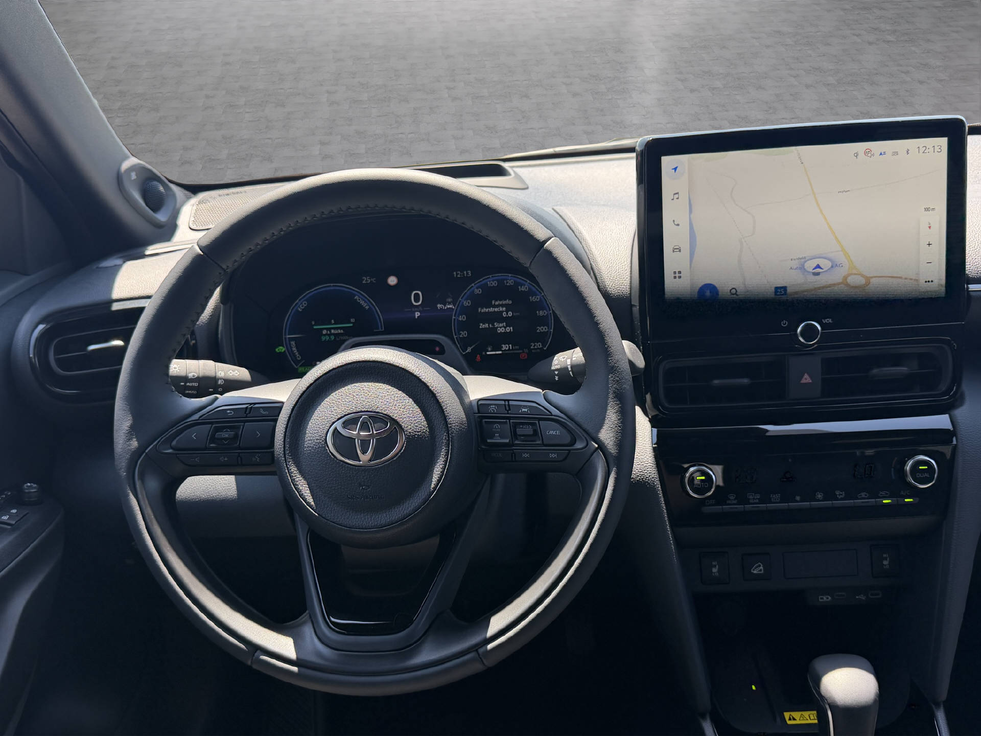 TOYOTA Yaris Cross 1.5 VVT-i HSD Premium AWD-i-image-10