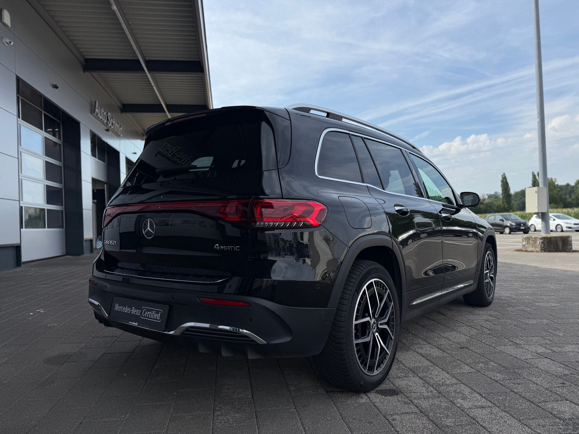 MERCEDES-BENZ EQB 350 AMG Line 4Matic-showroom-element-1