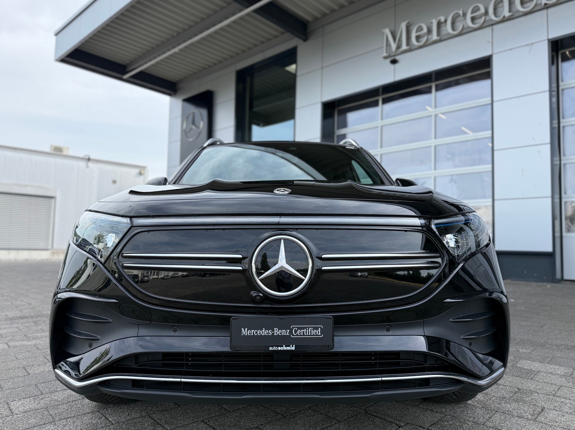 MERCEDES-BENZ EQB 350 AMG Line 4Matic-showroom-element-2
