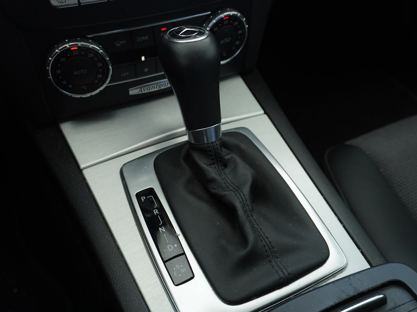 MERCEDES-BENZ C 180 Avantgarde 7G-Tronic-image-7