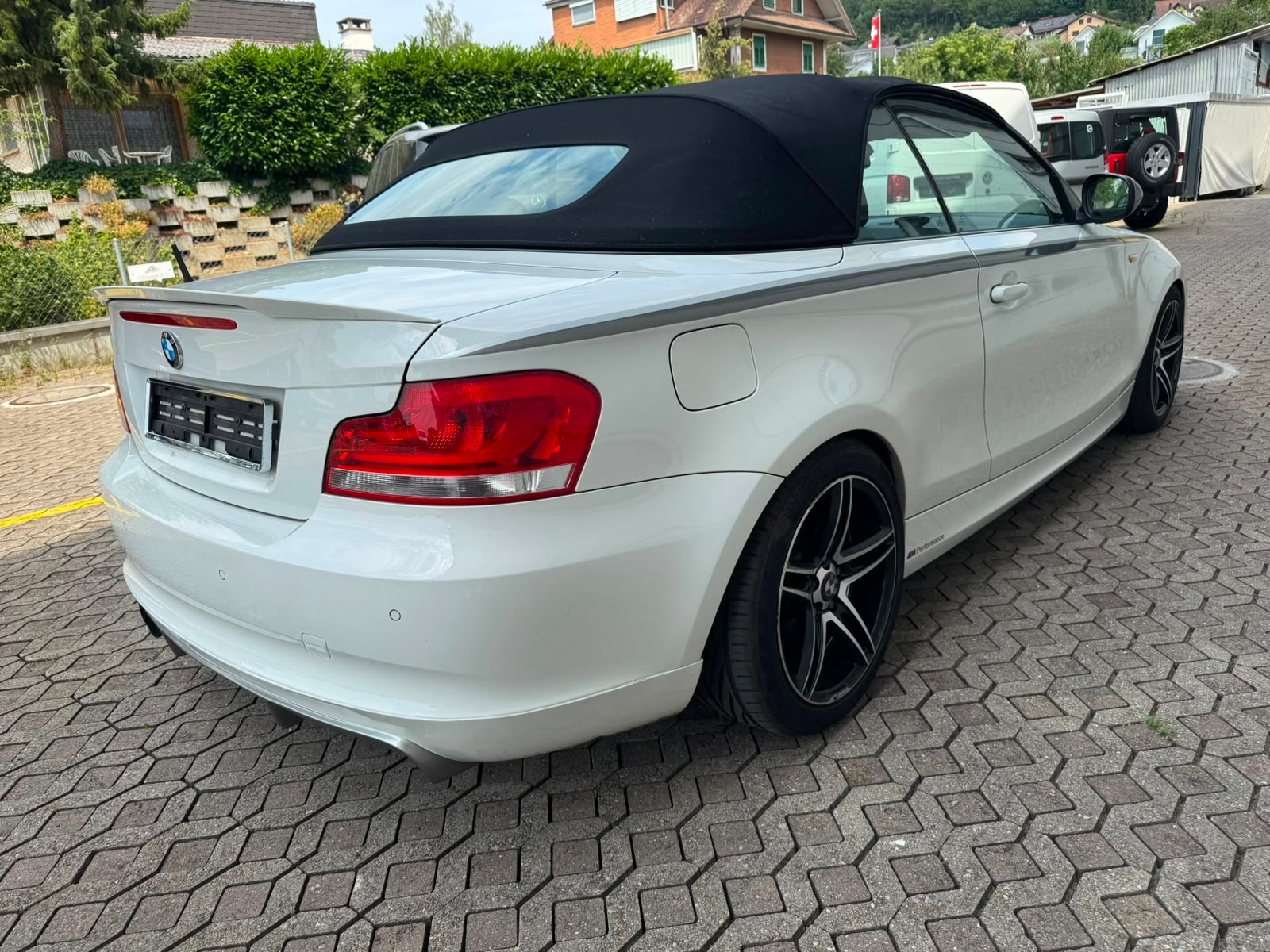 BMW 118i Cabrio M-Packet-image-5