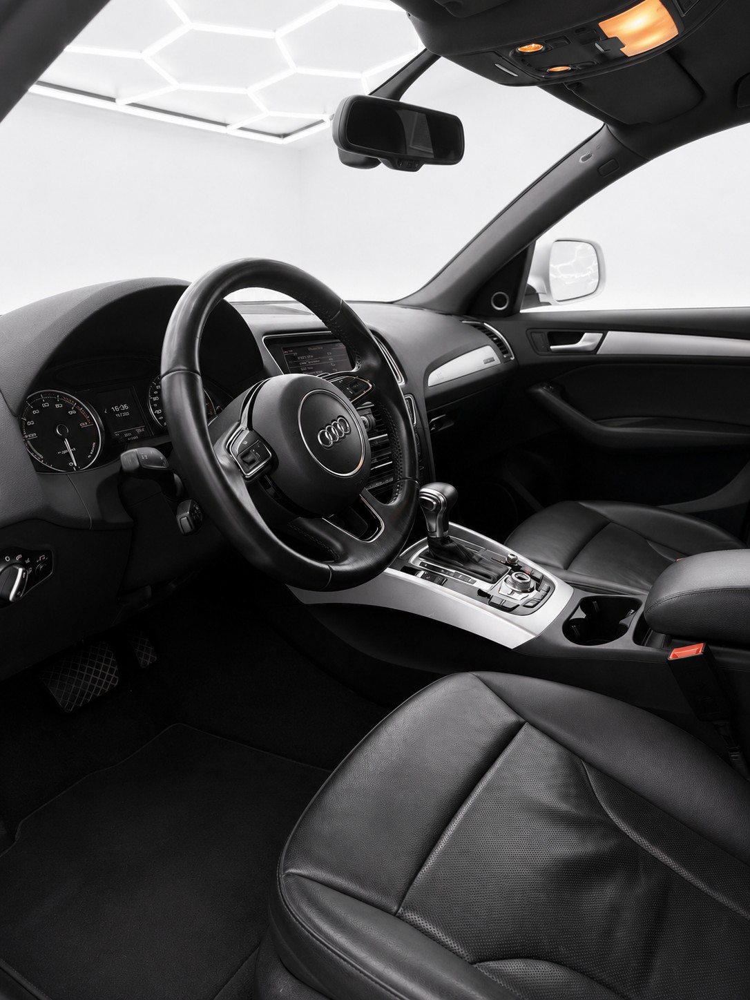 AUDI Q5 2.0 TFSI hybrid quattro tiptronic-image-5