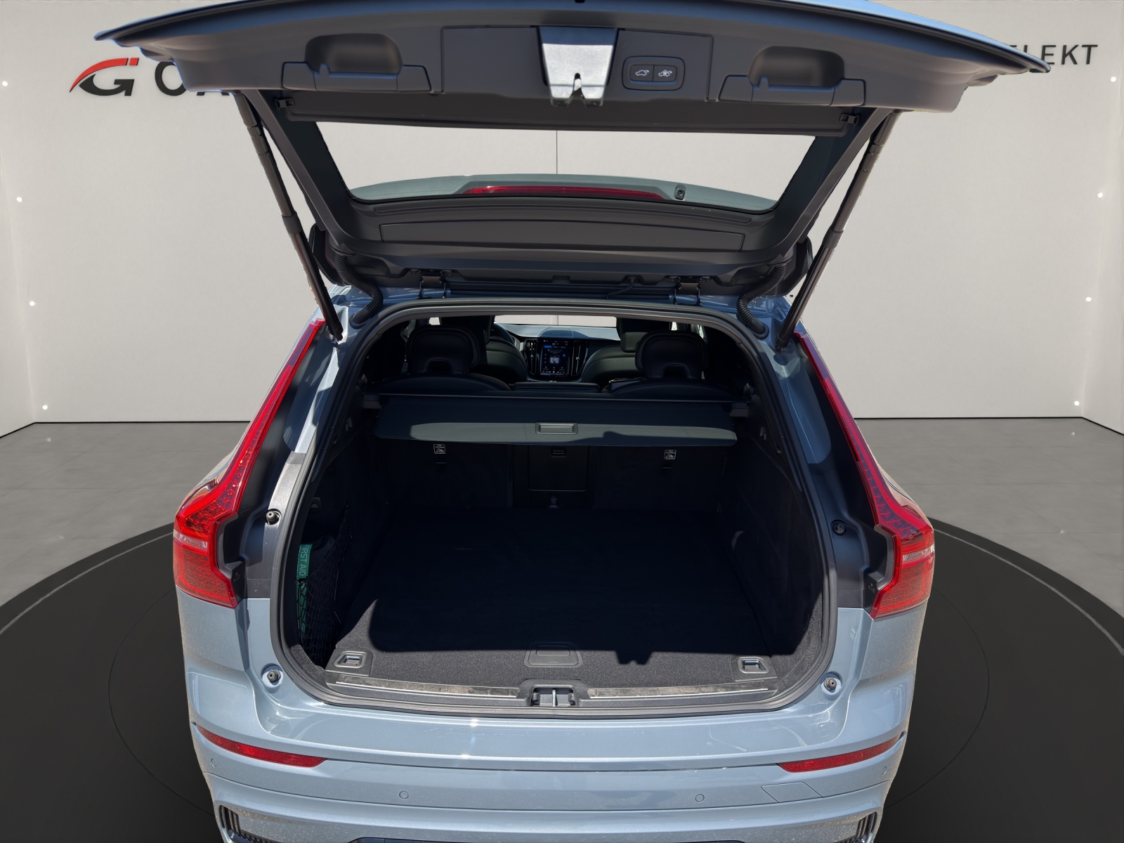 VOLVO XC60 2.0 T8 TE R-Design eAWD-image-5