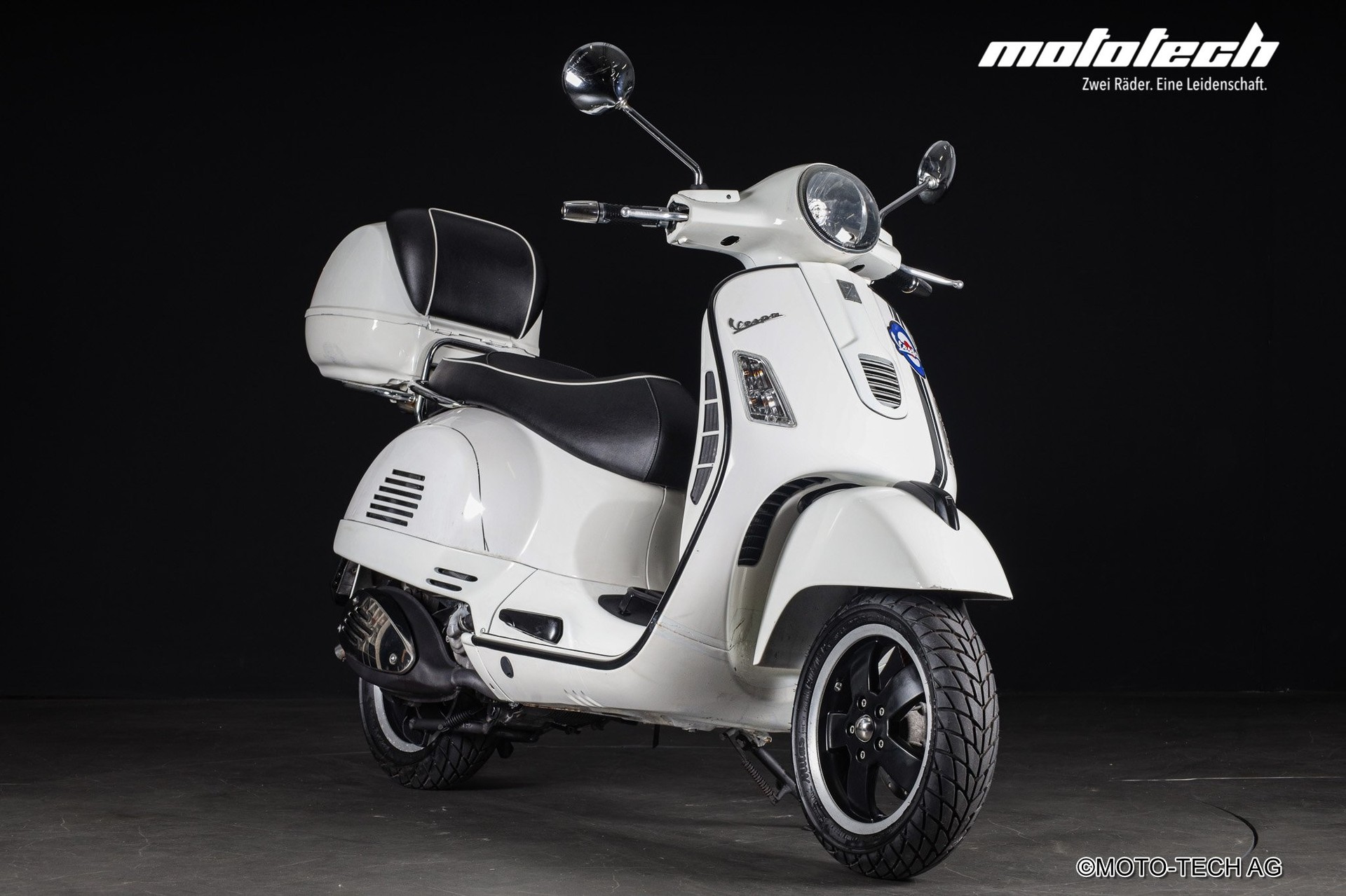 PIAGGIO Vespa GTS Super 300 i.e-image-0