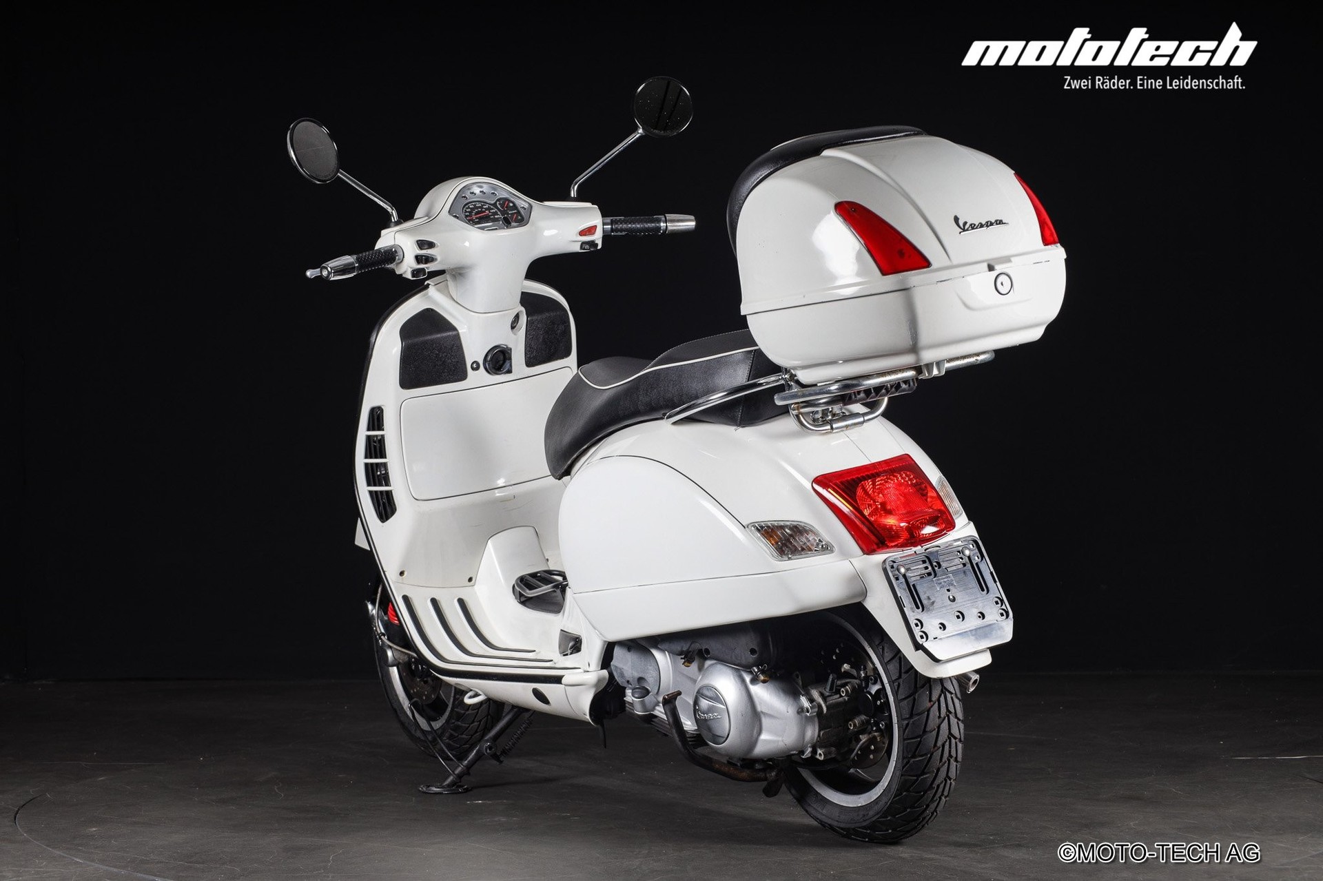 PIAGGIO Vespa GTS Super 300 i.e-image-3