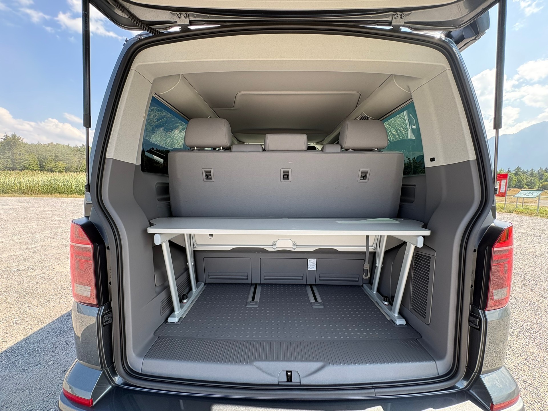 VW T6.1 California 2.0 TDI 150 Beach Last Edition DSG-image-11