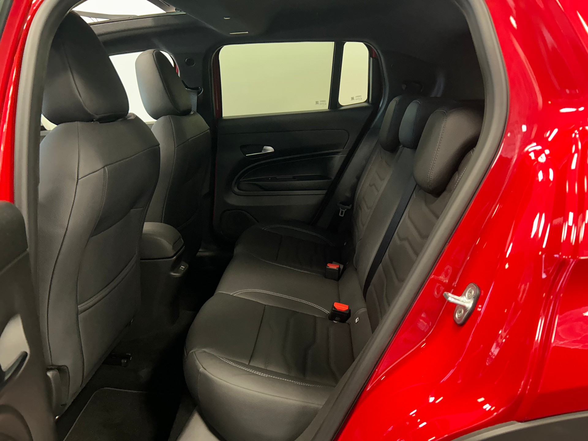 JEEP Avenger 1.2 MHEV Overland Leather Sky 4xe-image-16