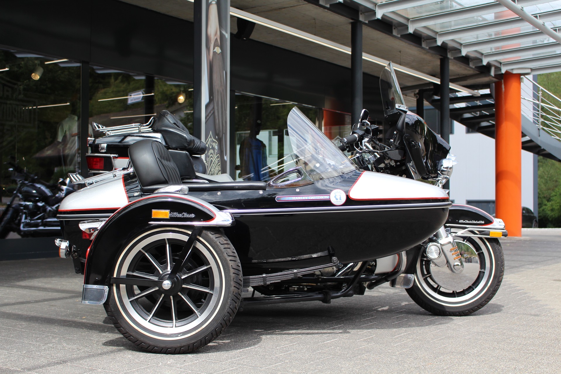 HARLEY-DAVIDSON FLHTU-SC Sidecar-image-1