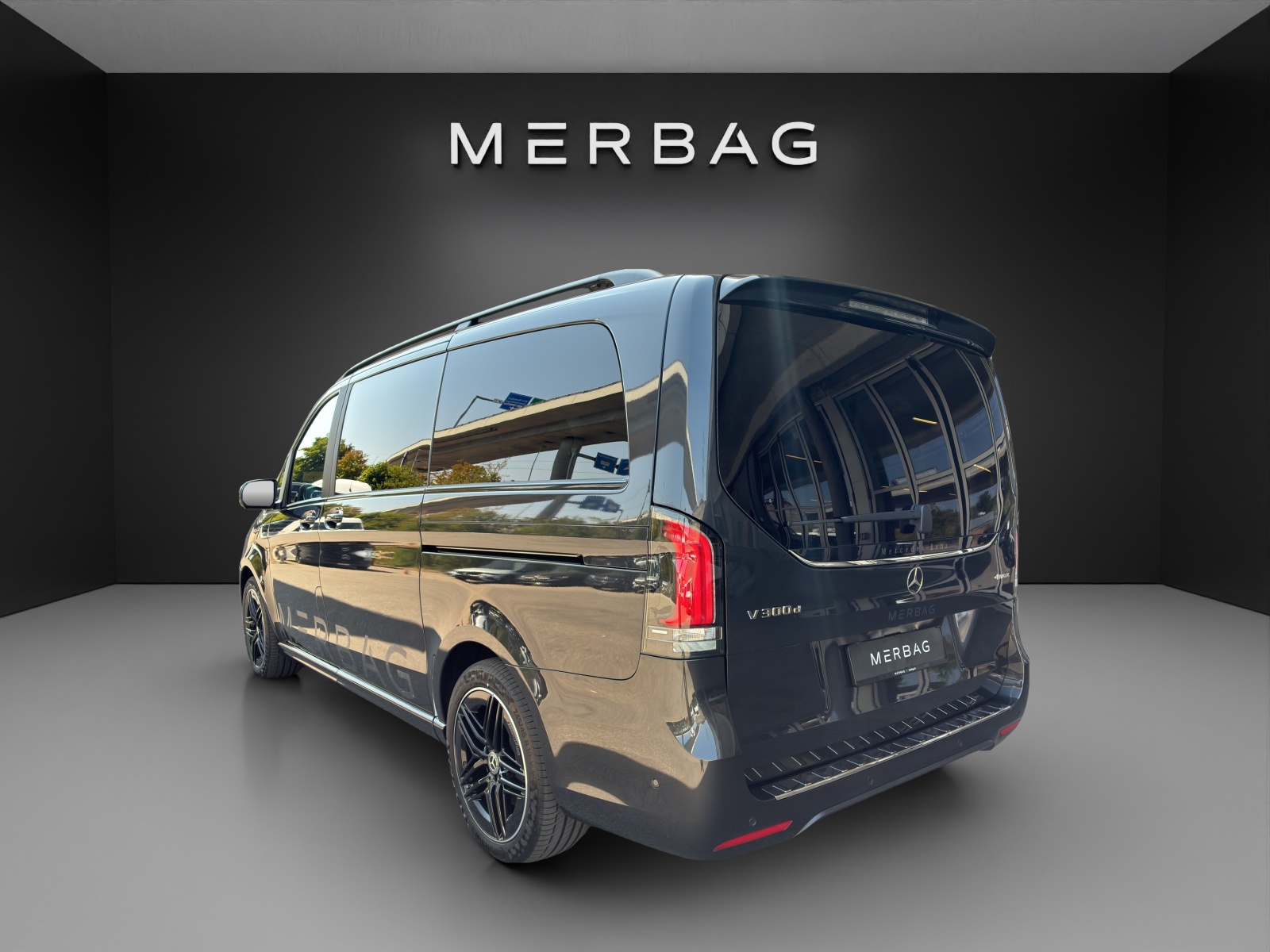 MERCEDES-BENZ V 300 d lang 4Matic Swiss Edition 9G-Tronic-image-3