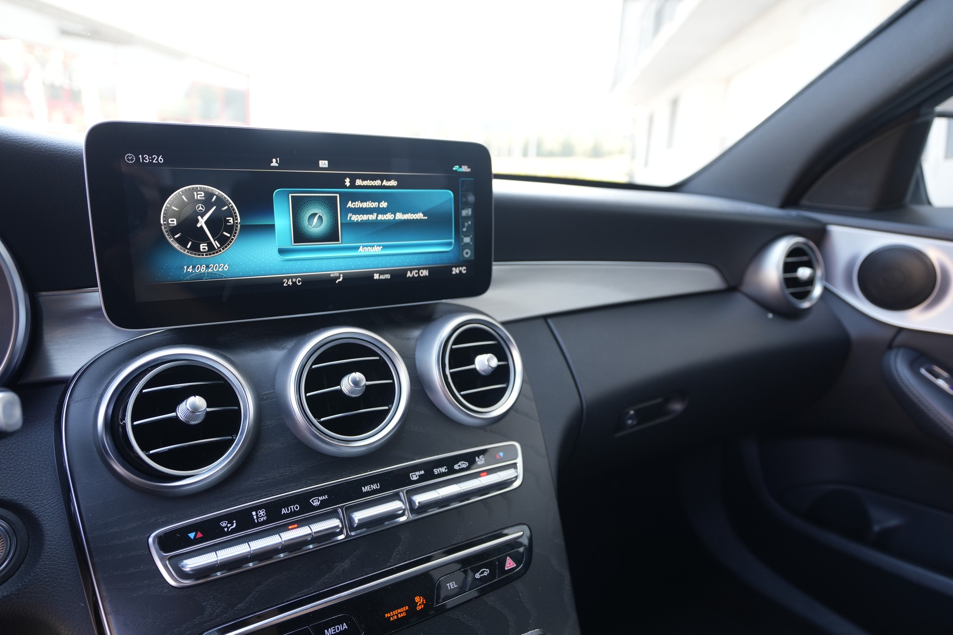 MERCEDES-BENZ C 200 AMG Line 4Matic 9G-Tronic-image-13
