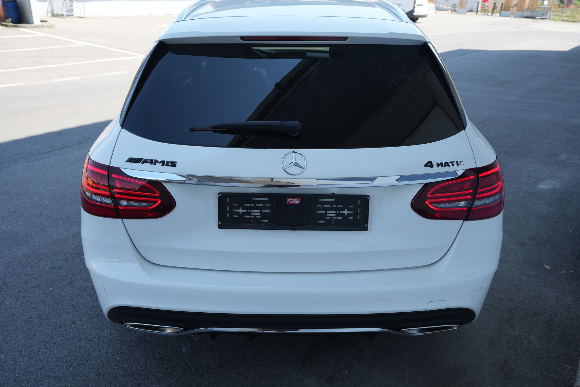 MERCEDES-BENZ C 200 AMG Line 4Matic 9G-Tronic-showroom-element-2